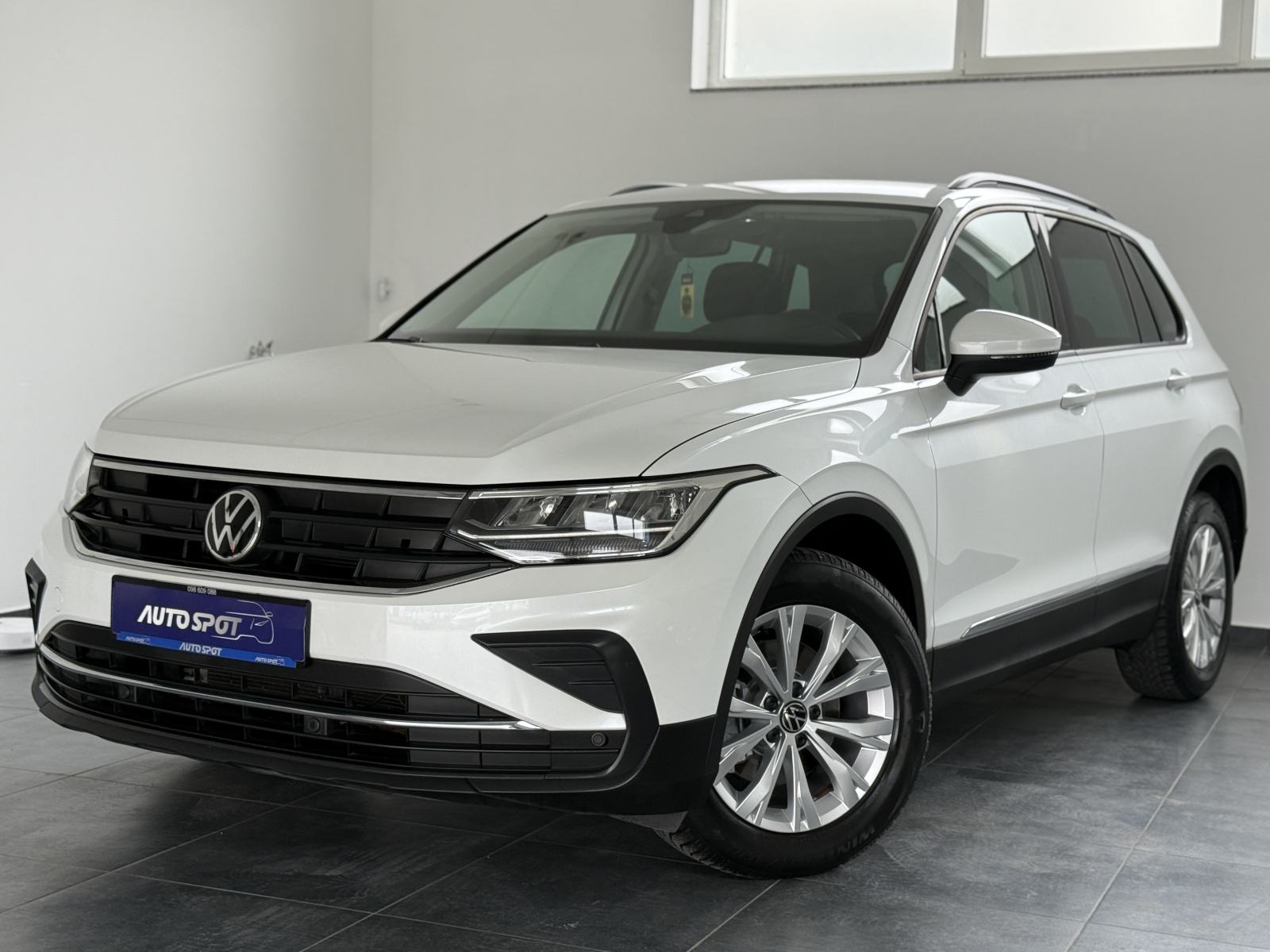 VW Tiguan 1,5 TSI •ACC•KAMERA•AMBI•NAVI•JAMSTVO 24MJ•LEASING 0% UČEŠĆA, fotografija 2