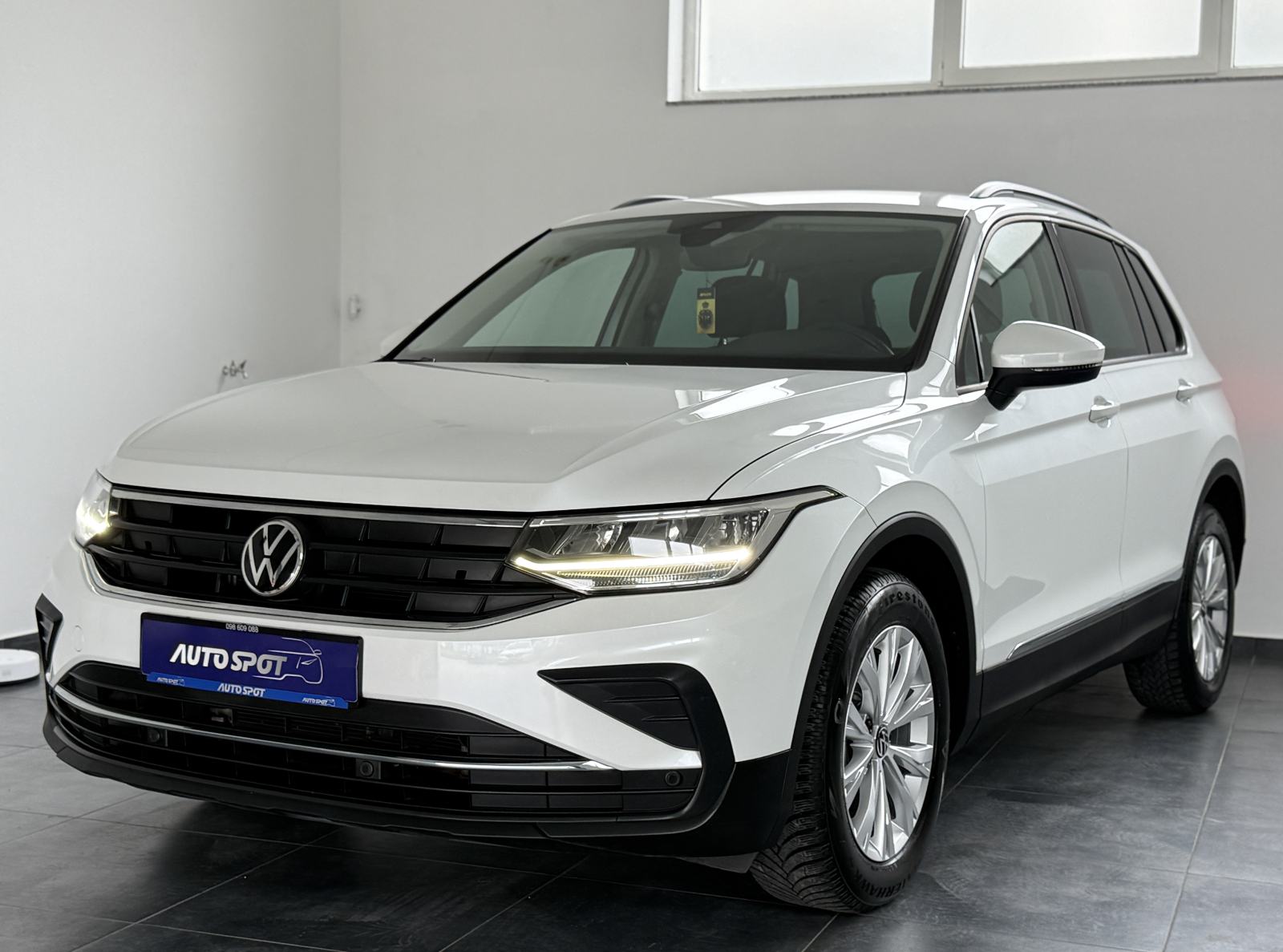 VW Tiguan 1,5 TSI •ACC•KAMERA•AMBI•NAVI•JAMSTVO 24MJ•LEASING 0% UČEŠĆA, fotografija 3