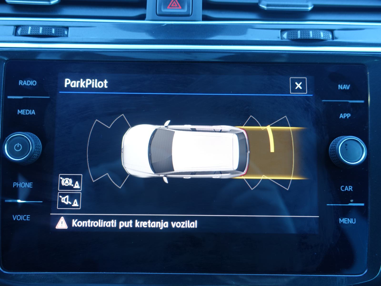 VW Tiguan 1,6 TDi Comfortline / NOVE GUME + JAMSTVO + REGISTRCIJA, fotografija 17