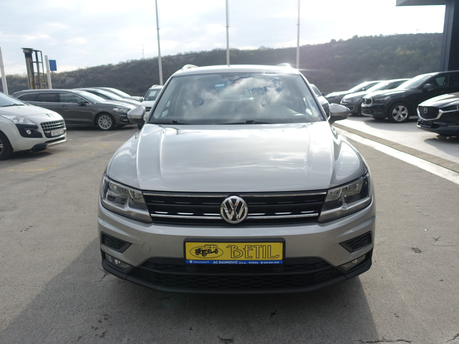 VW Tiguan 1,6 TDi Comfortline / NOVE GUME + JAMSTVO + REGISTRCIJA, fotografija 8