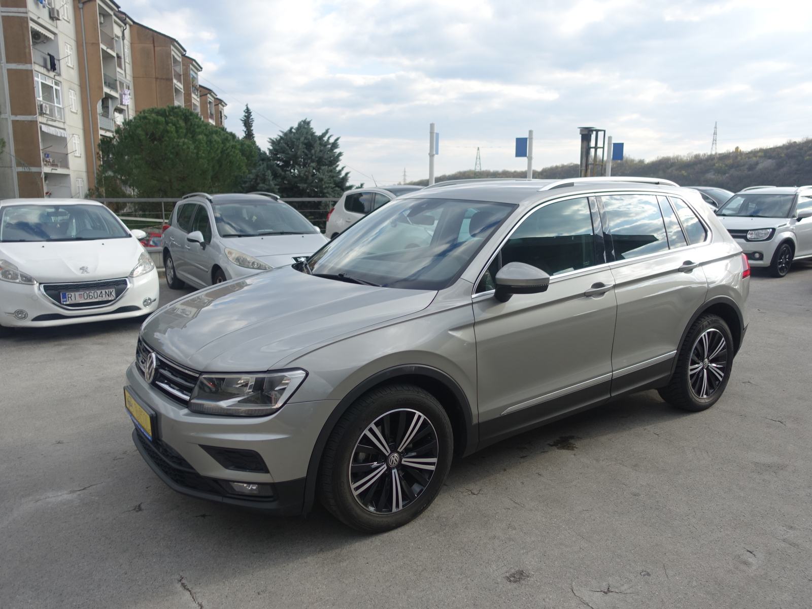 VW Tiguan 1,6 TDi Comfortline / NOVE GUME + JAMSTVO + REGISTRCIJA, fotografija 7