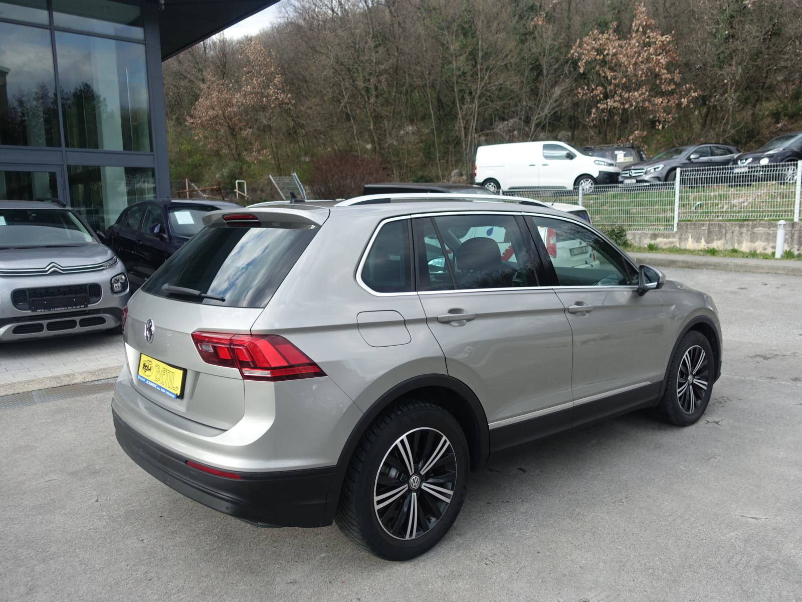 VW Tiguan 1,6 TDi Comfortline / NOVE GUME + JAMSTVO + REGISTRCIJA, fotografija 3