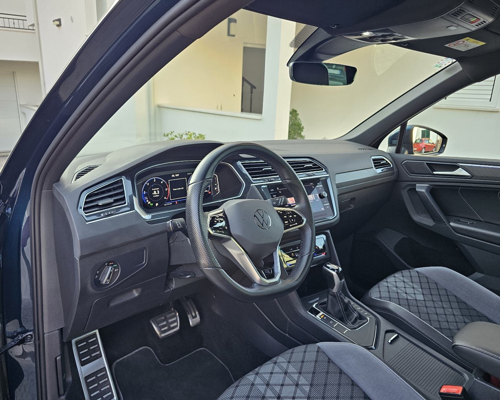VW Tiguan 2,0 DSG -R LINE automatik, fotografija 11