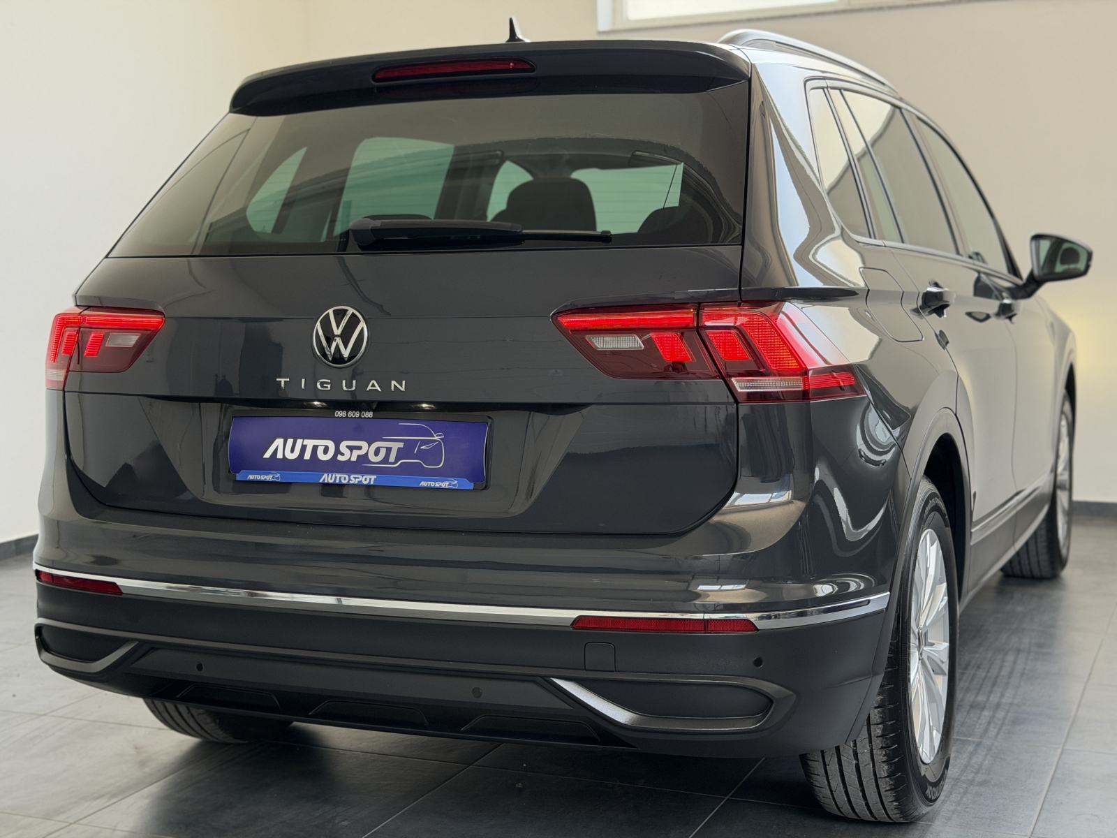 VW Tiguan 1,5 TSI •ACC•KAMERA•AMBI•NAVI•JAMSTVO 24MJ•LEASING 0% UČEŠĆA, fotografija 5