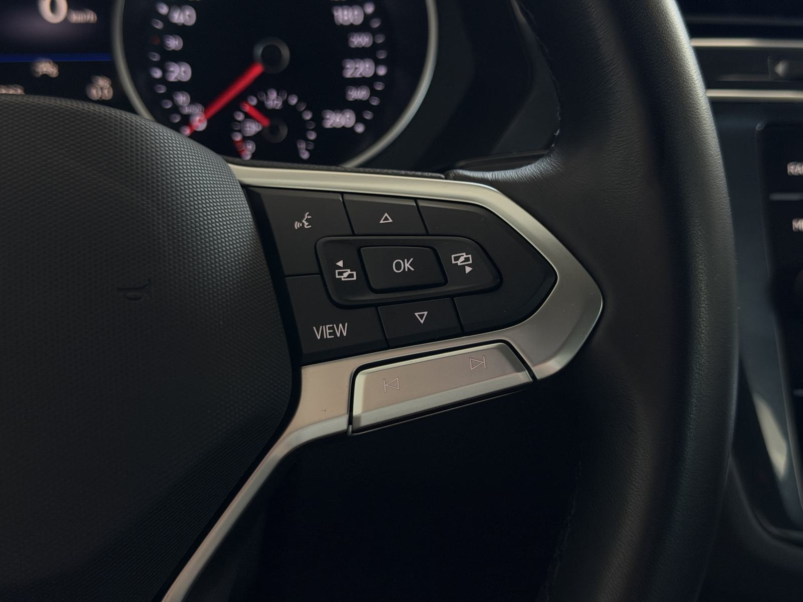VW Tiguan 1,5 TSI •ACC•KAMERA•AMBI•NAVI•JAMSTVO 24MJ•LEASING 0% UČEŠĆA, fotografija 13