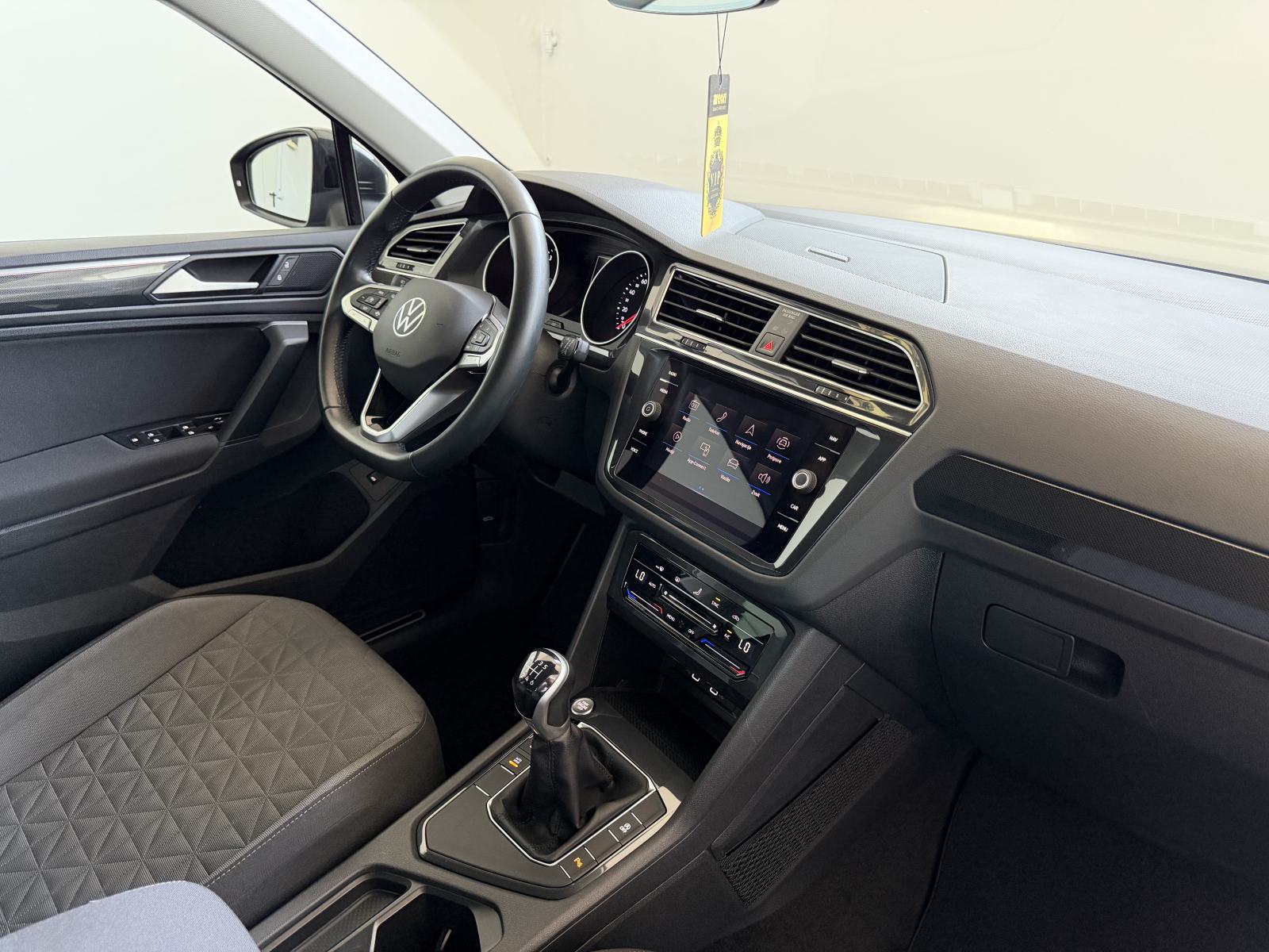 VW Tiguan 1,5 TSI •ACC•KAMERA•AMBI•NAVI•JAMSTVO 24MJ•LEASING 0% UČEŠĆA, fotografija 11