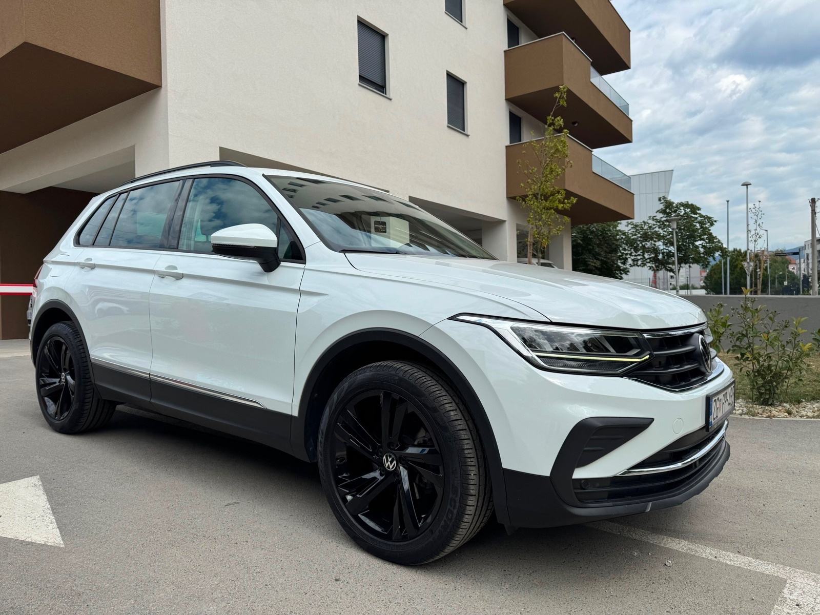 VW TIGUAN 2,0 TDI, DSG, 4 MOTION, KAMERA, MRTVI KUT, pogled izvana - slika 1