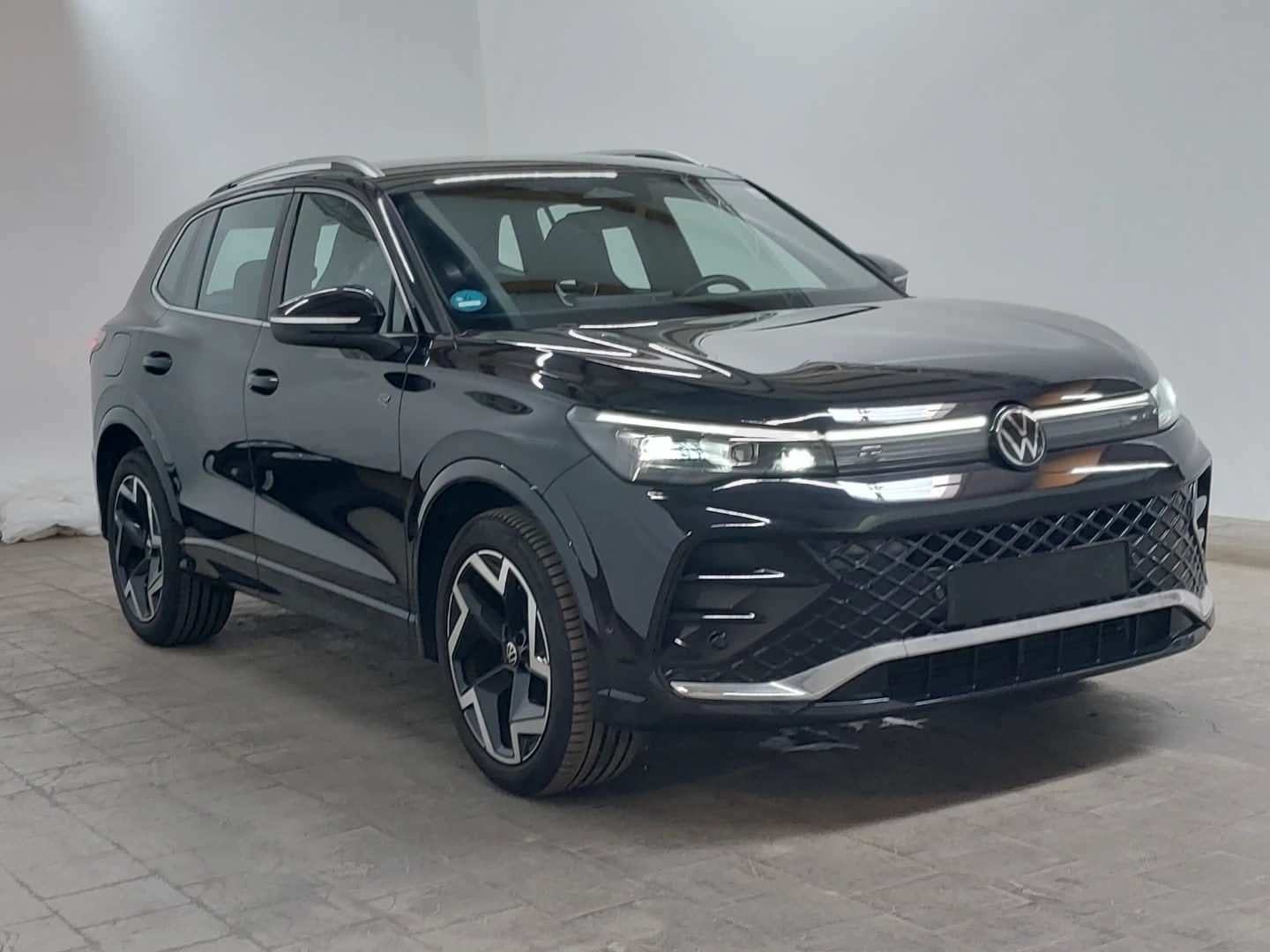 VW Tiguan 2,0 TDI DSG,R-LINE,IQ LIGHT,KAMERA,KUKA,SERVISNA, fotografija 8