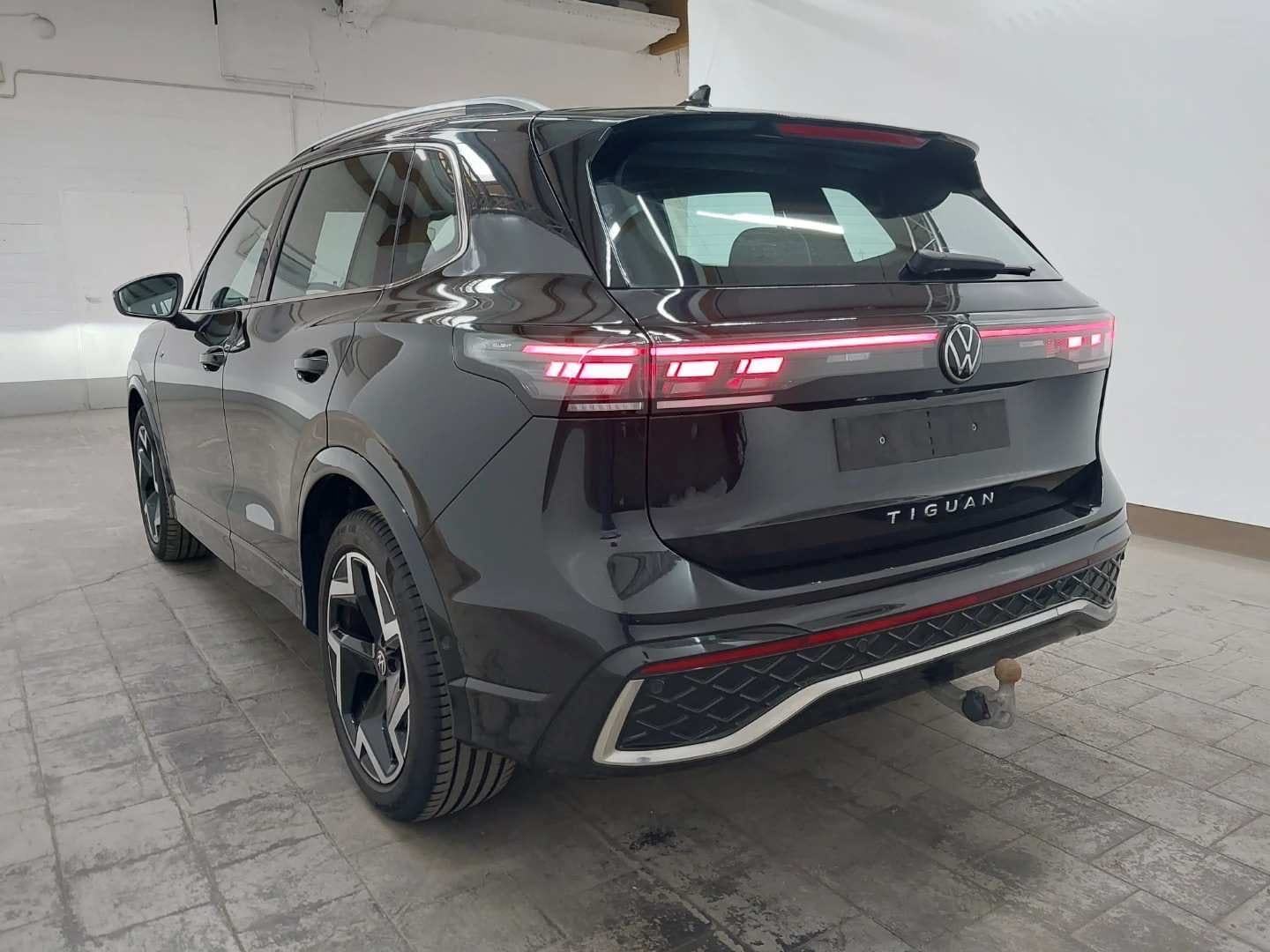 VW Tiguan 2,0 TDI DSG,R-LINE,IQ LIGHT,KAMERA,KUKA,SERVISNA, fotografija 4