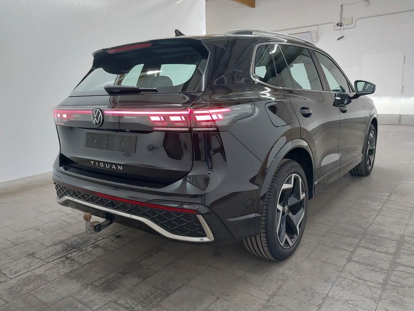 VW Tiguan 2,0 TDI DSG,R-LINE,IQ LIGHT,KAMERA,KUKA,SERVISNA, fotografija 6