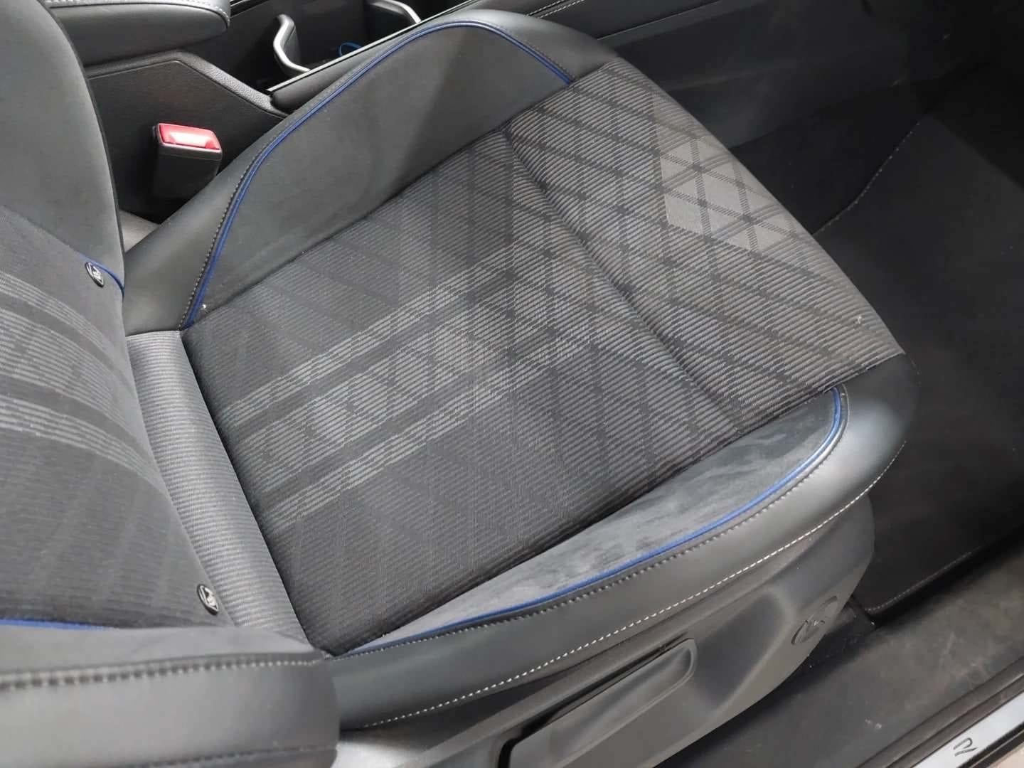 VW Tiguan 2,0 TDI DSG,R-LINE,IQ LIGHT,KAMERA,KUKA,SERVISNA, fotografija 16