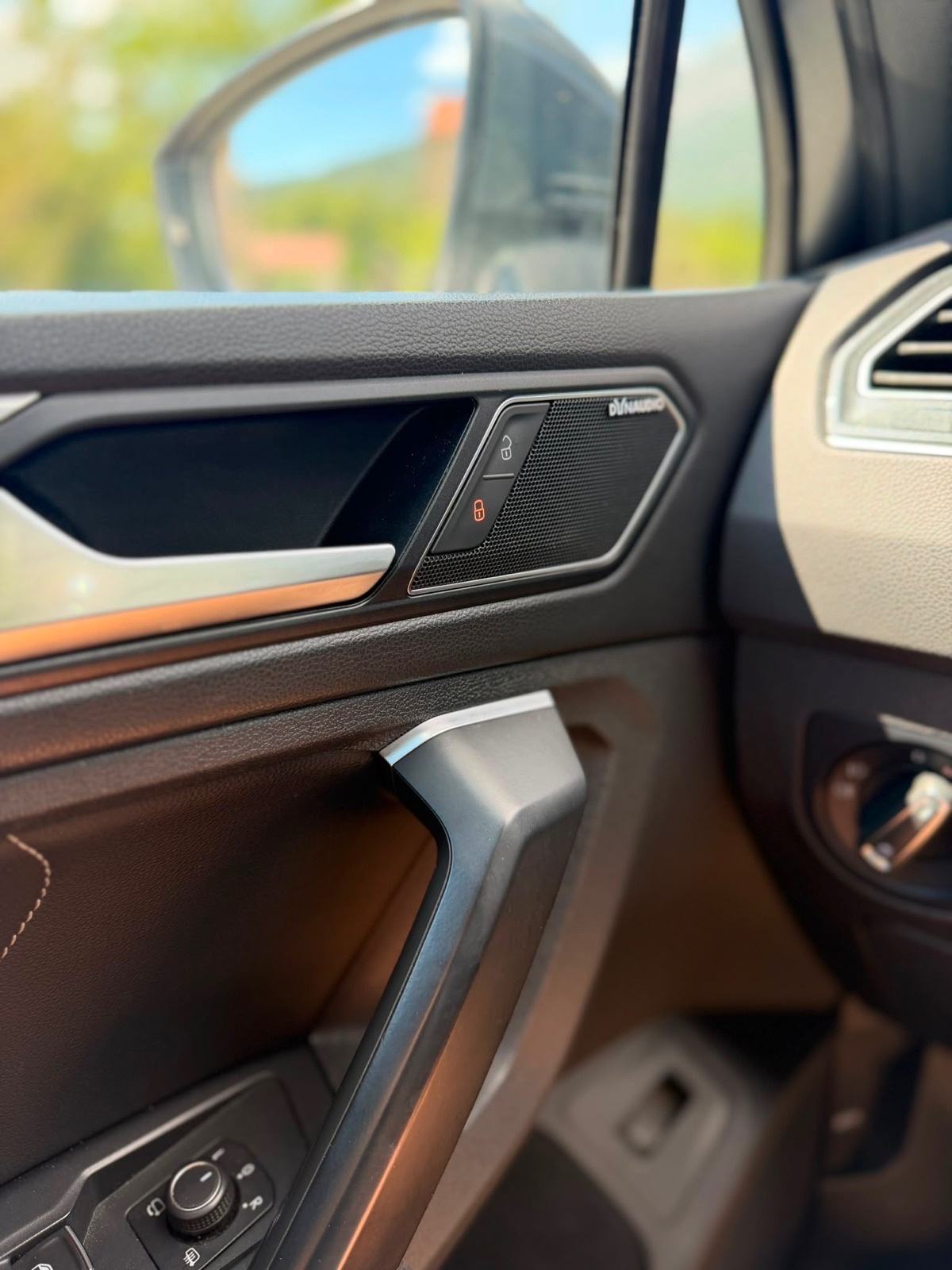 VW Tiguan 2.0 bitdi automatik **REZERVIRAN**, fotografija 17