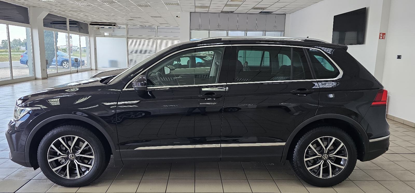 VW Tiguan 2,0 TDI LIFE,AUTOMATIK,LEASING DO 8g.BEZ UČEŠĆA, fotografija 8