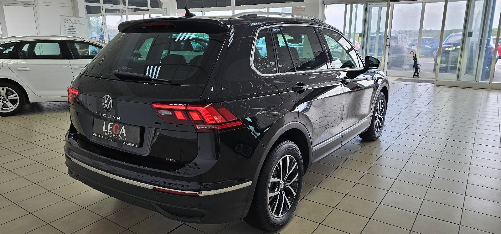 VW Tiguan 2,0 TDI LIFE,AUTOMATIK,LEASING DO 8g.BEZ UČEŠĆA, fotografija 4