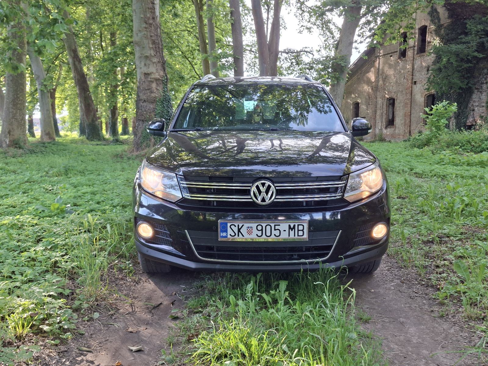 VW Tiguan 2.0 TDI 103 kw LOUNGE -reg. 04./27., servisna- VLASNICA -, fotografija 3