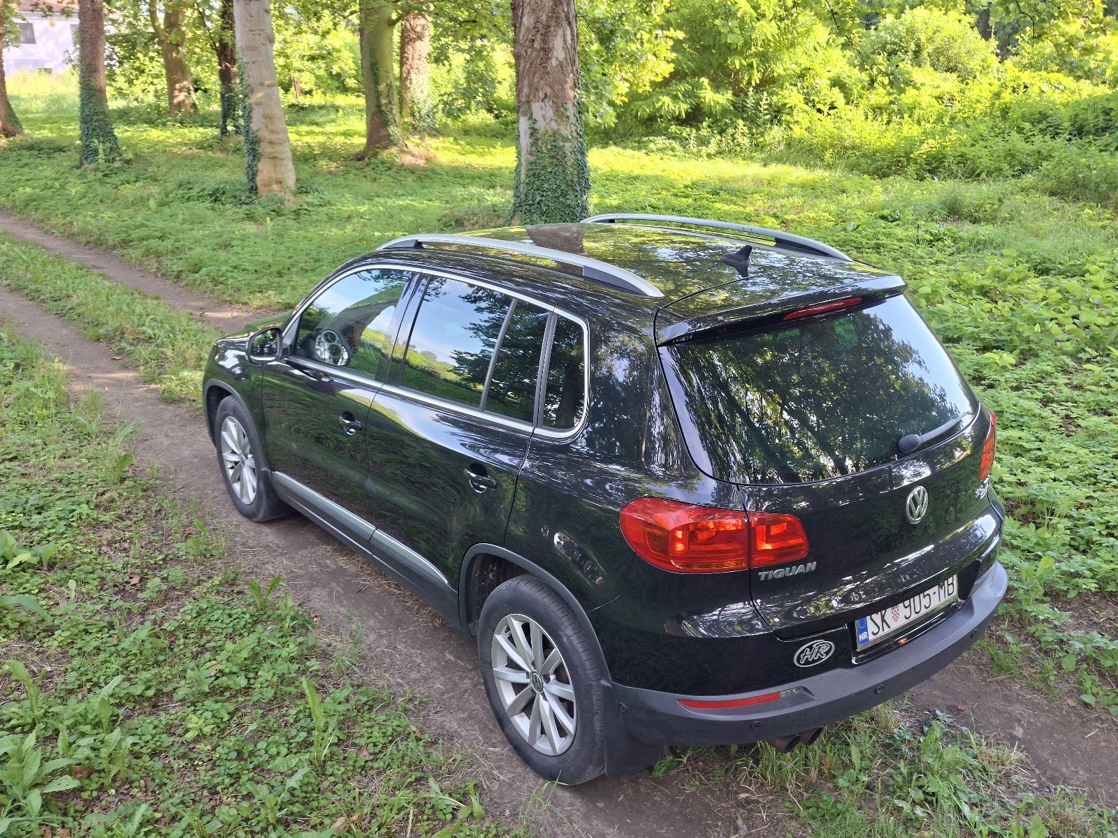 VW Tiguan 2.0 TDI 103 kw LOUNGE -reg. 04./27., servisna- VLASNICA -, fotografija 2