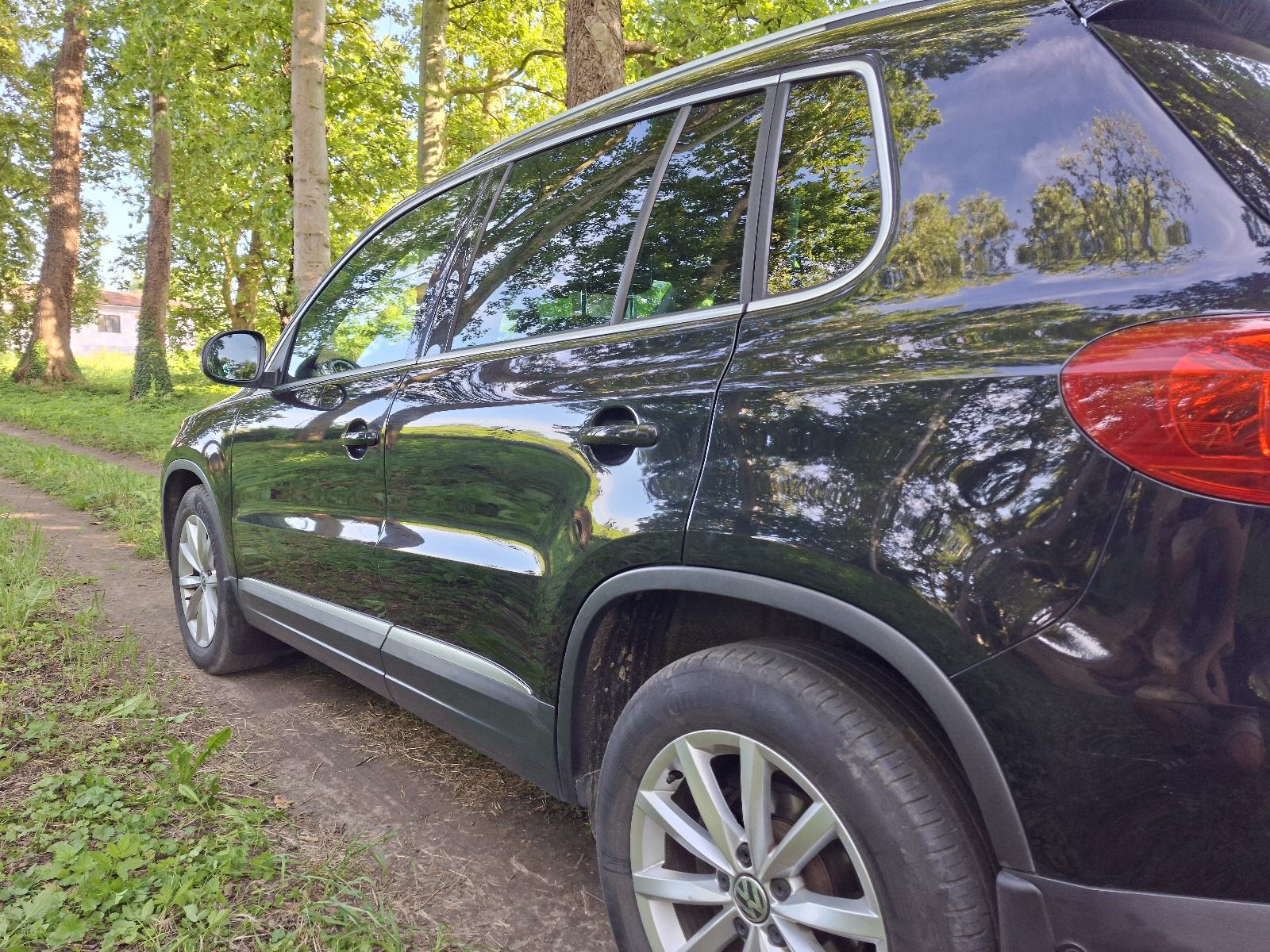 VW Tiguan 2.0 TDI 103 kw LOUNGE -reg. 04./27., servisna- VLASNICA -, fotografija 13