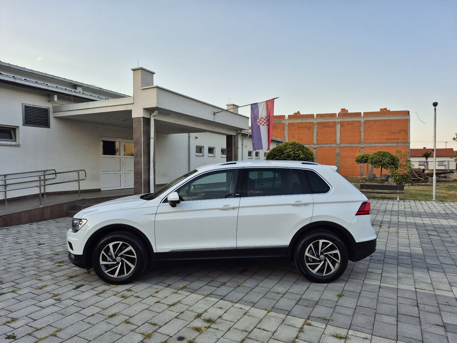 VW Tiguan 2,0 TDI 110kw SOUND,LED,el.kuka,navigacija, senzori, ACC, fotografija 4