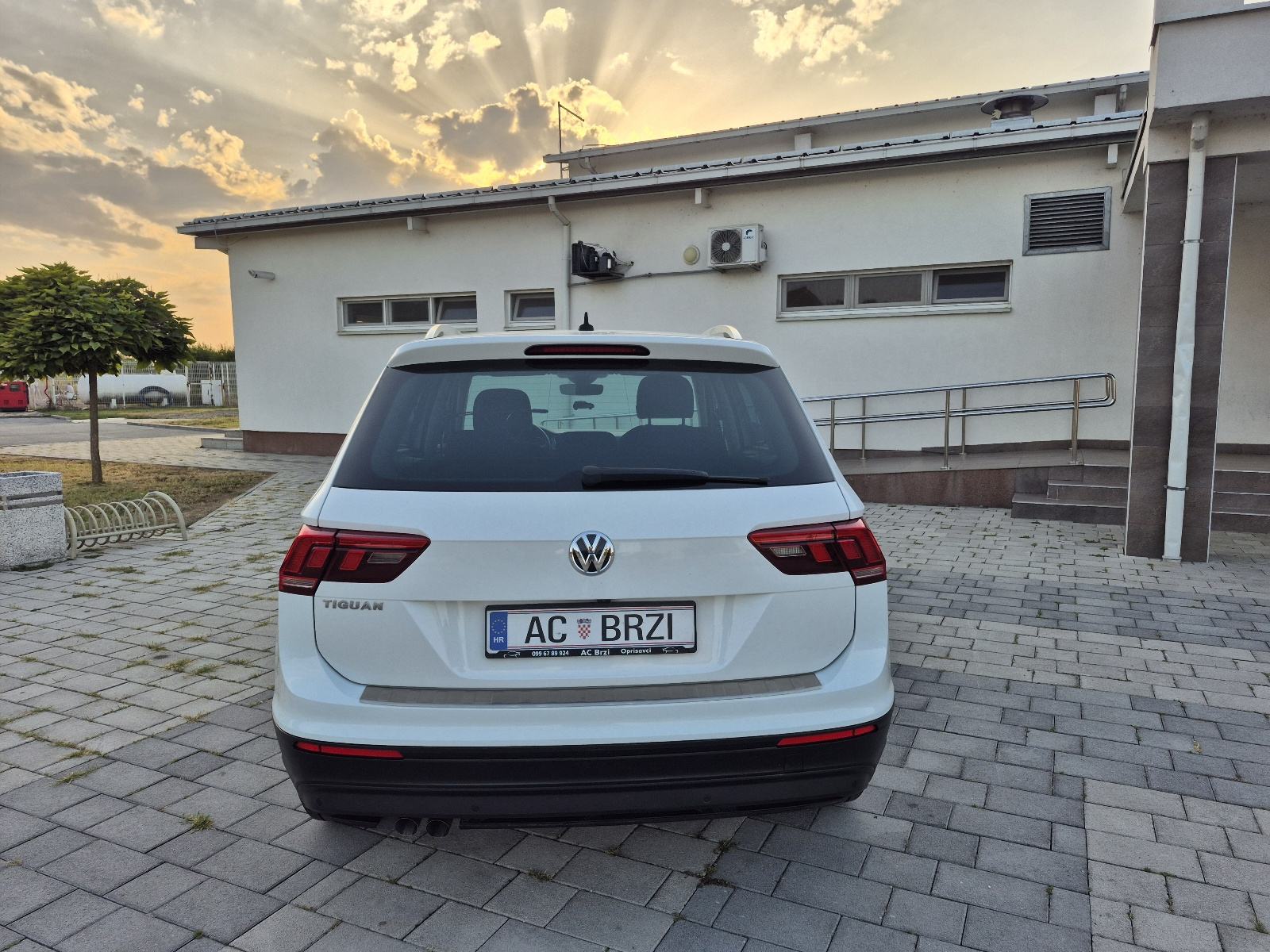 VW Tiguan 2,0 TDI 110kw SOUND,LED,el.kuka,navigacija, senzori, ACC, fotografija 7