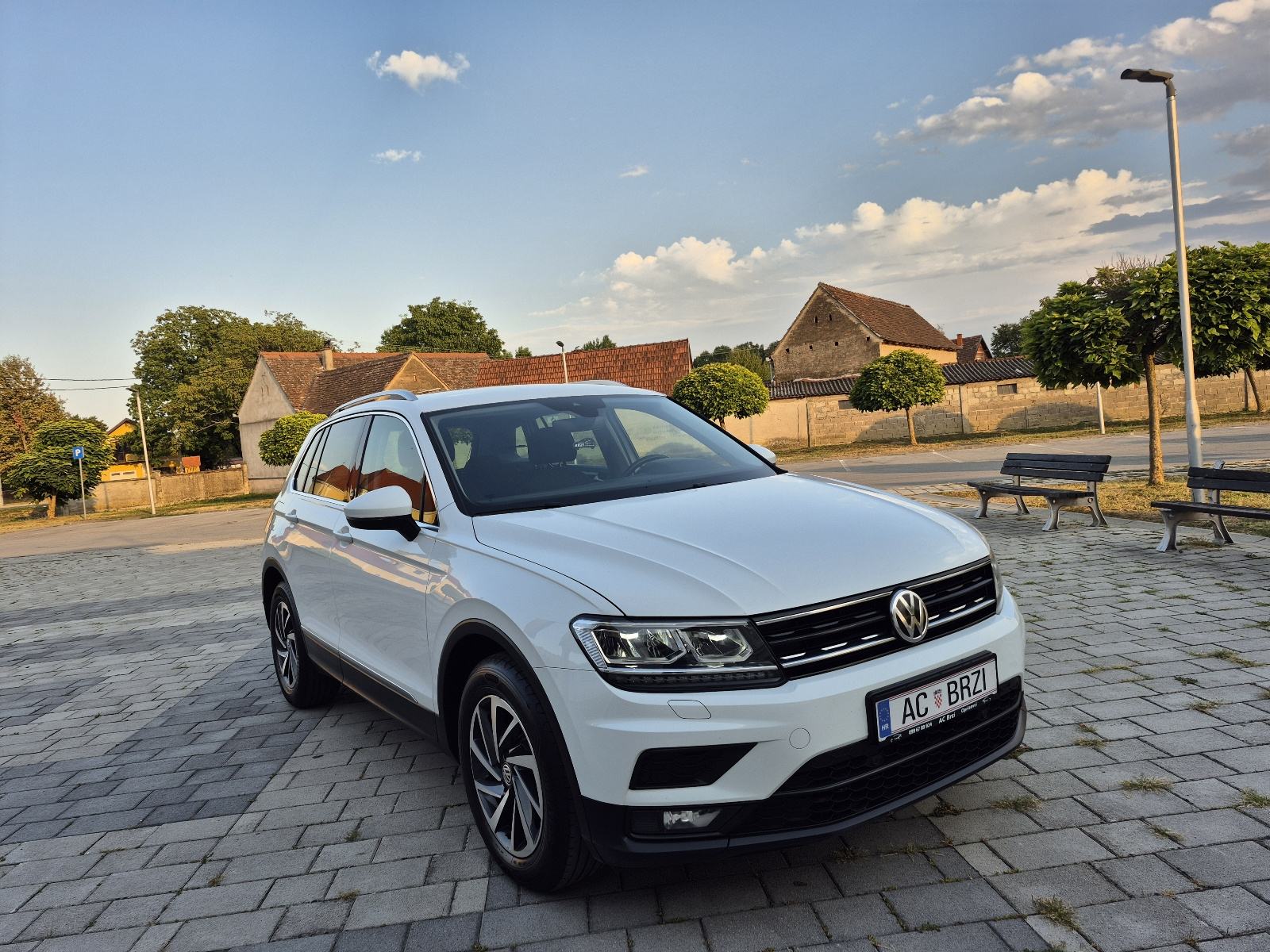 VW Tiguan 2,0 TDI 110kw SOUND,LED,el.kuka,navigacija, senzori, ACC, fotografija 12