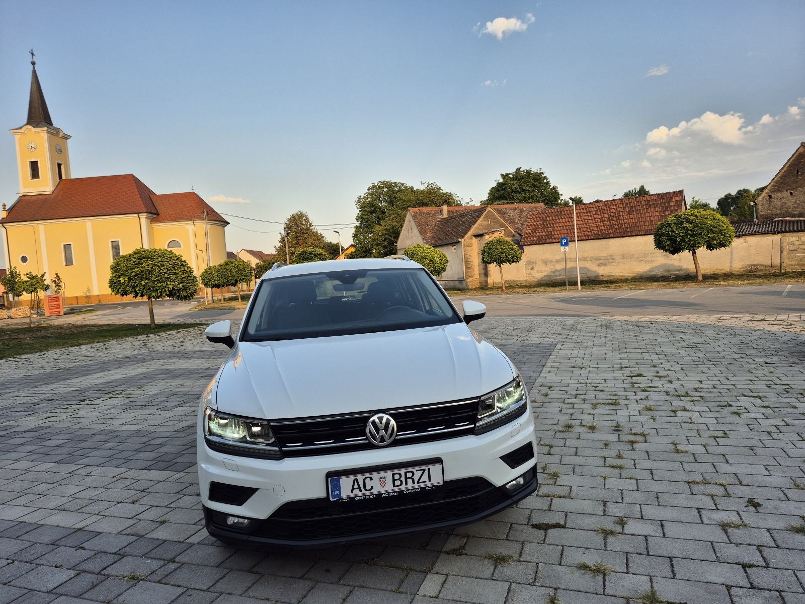 VW Tiguan 2,0 TDI 110kw SOUND,LED,el.kuka,navigacija, senzori, ACC, fotografija 16