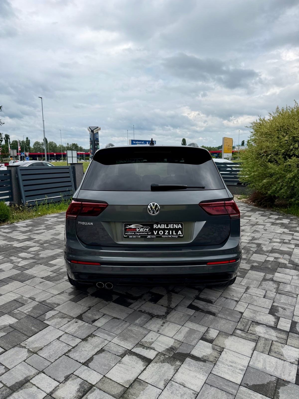 VW Tiguan 2,0 TDI R-LINE-BLACK PAKET-VIRTUAL-KAMERA-REG. 6/2027 G., fotografija 7