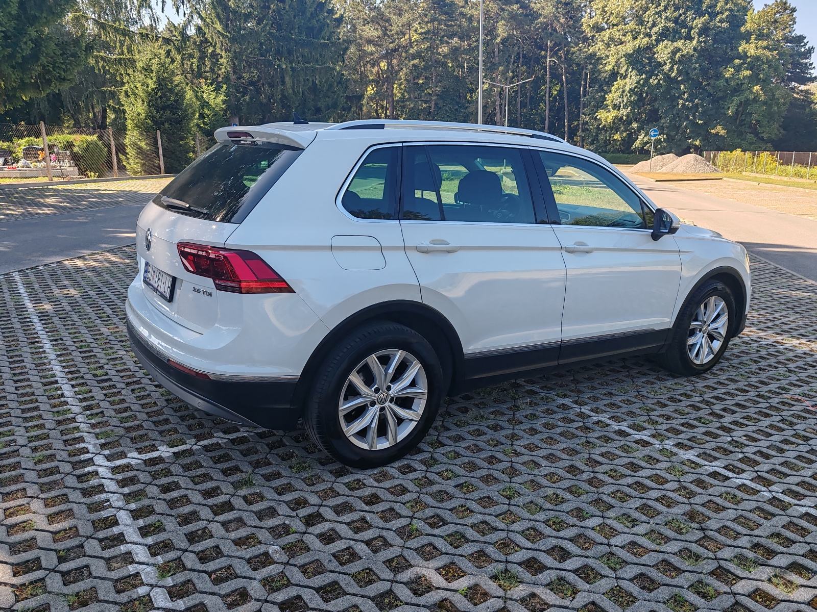 VW Tiguan 2,0 TDI 150 KS DSG HIGHLINE MATRIX VIRTUAL COCKPIT VELUR AMB, fotografija 4
