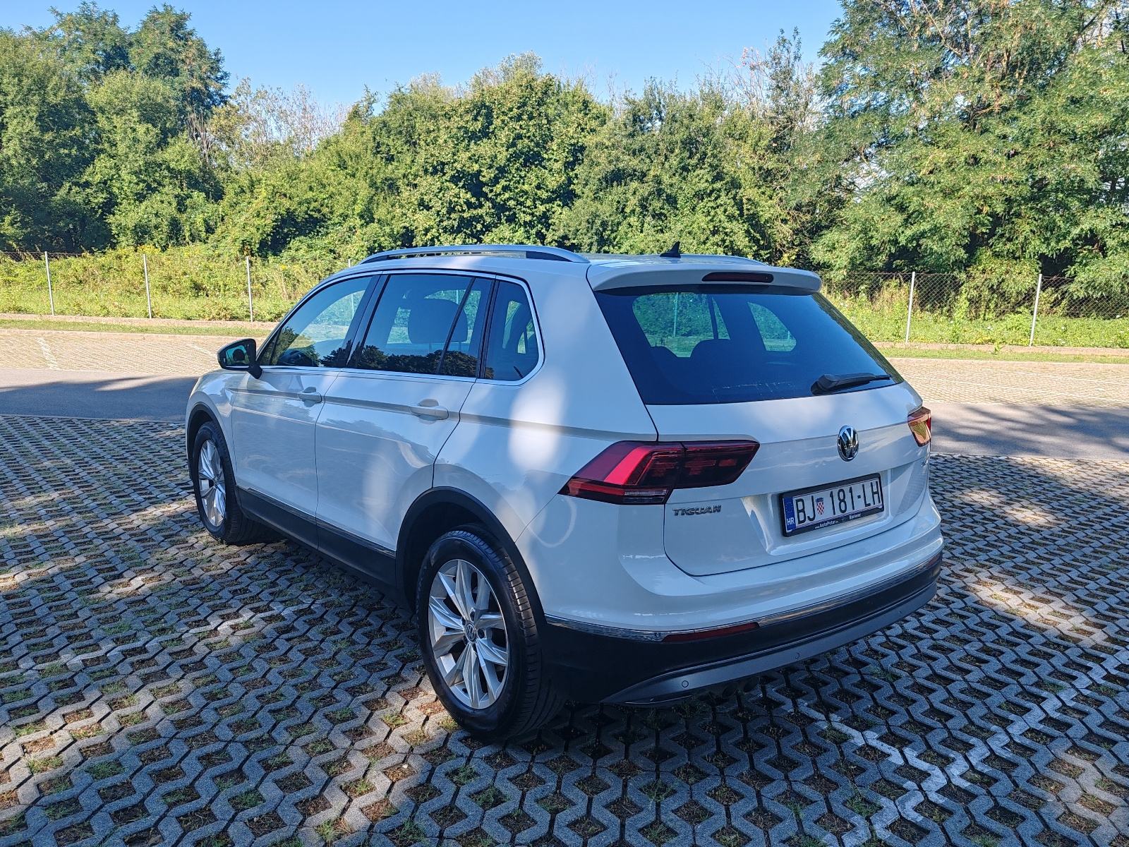 VW Tiguan 2,0 TDI 150 KS DSG HIGHLINE MATRIX VIRTUAL COCKPIT VELUR AMB, fotografija 6