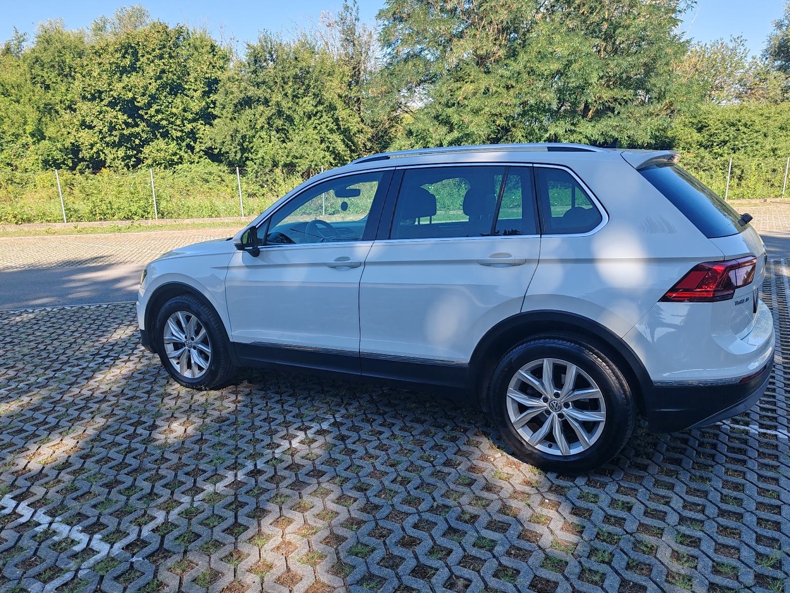 VW Tiguan 2,0 TDI 150 KS DSG HIGHLINE MATRIX VIRTUAL COCKPIT VELUR AMB, fotografija 5