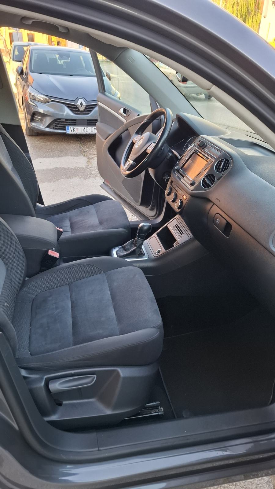 VW Tiguan 2,0 TDI automatik, 4x4, napravljen servis, bez ulaganja, fotografija 11