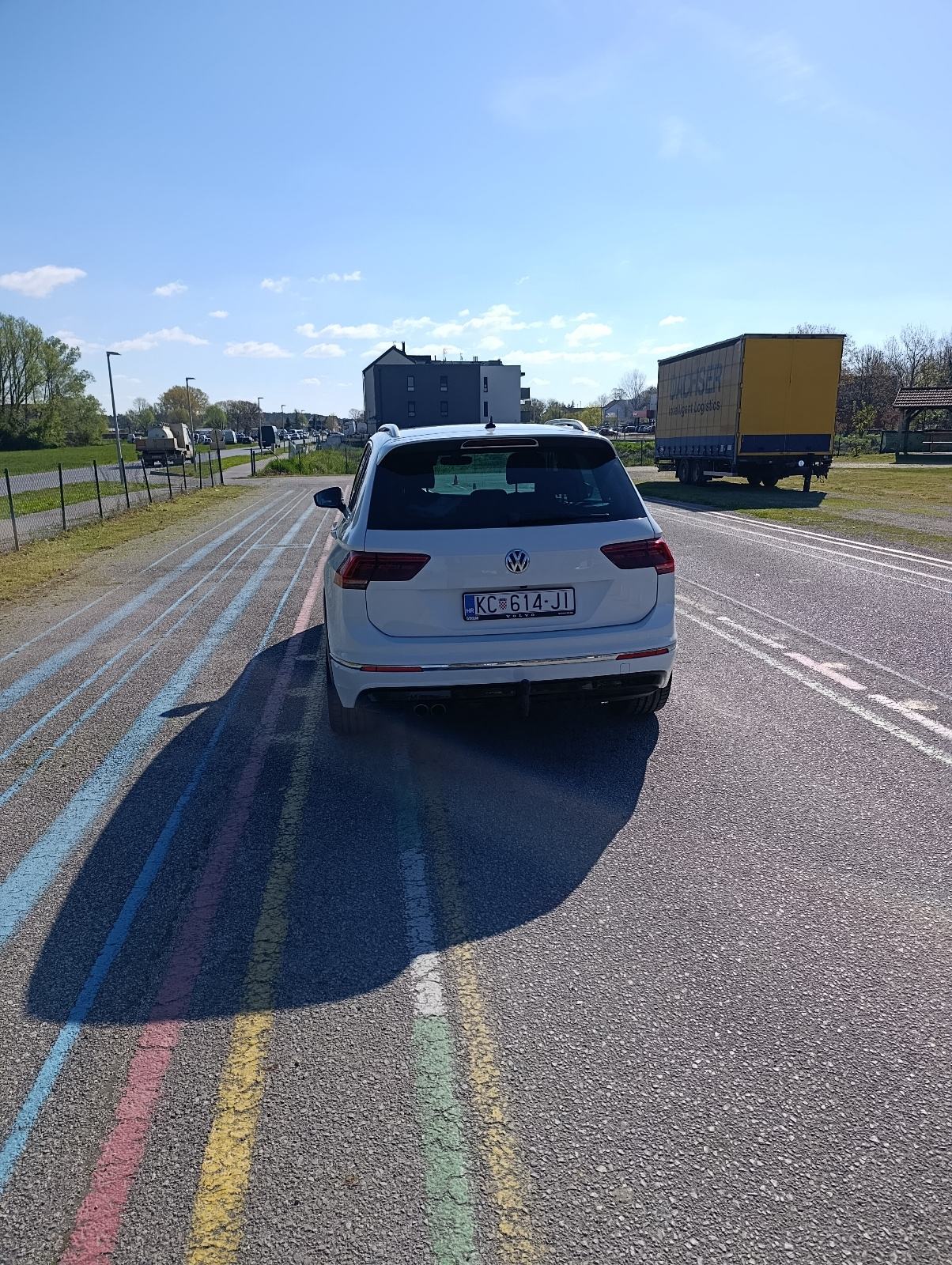 VW Tiguan r-line 4x4, fotografija 4