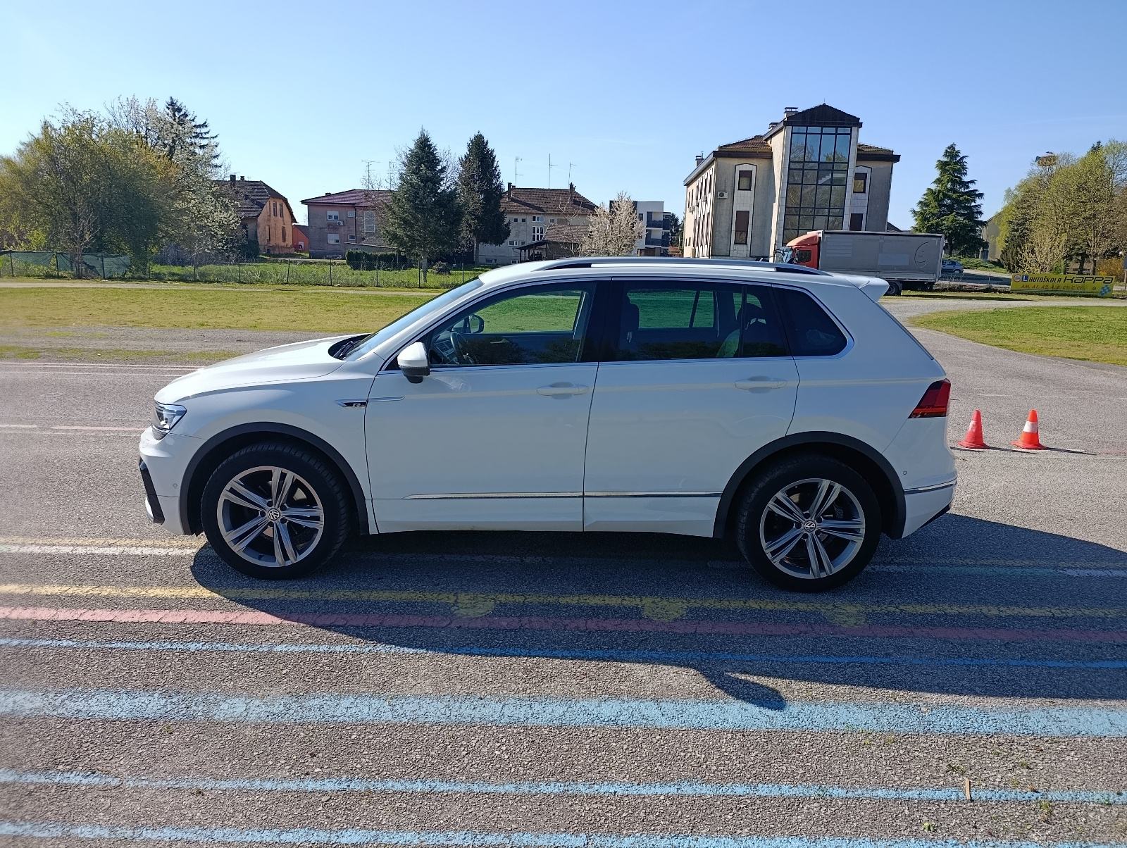 VW Tiguan r-line 4x4, fotografija 5