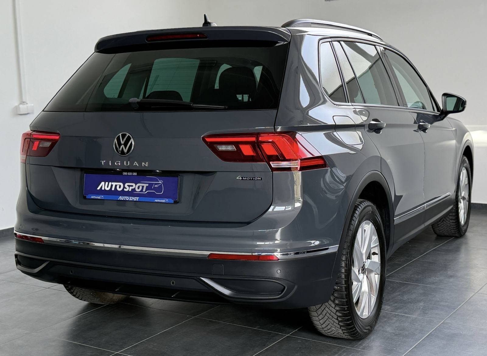 VW Tiguan 2,0 TDI DSG • 4X4 • ACC • JAMSTVO 24MJ • LEASING 0% UČEŠĆA, fotografija 7