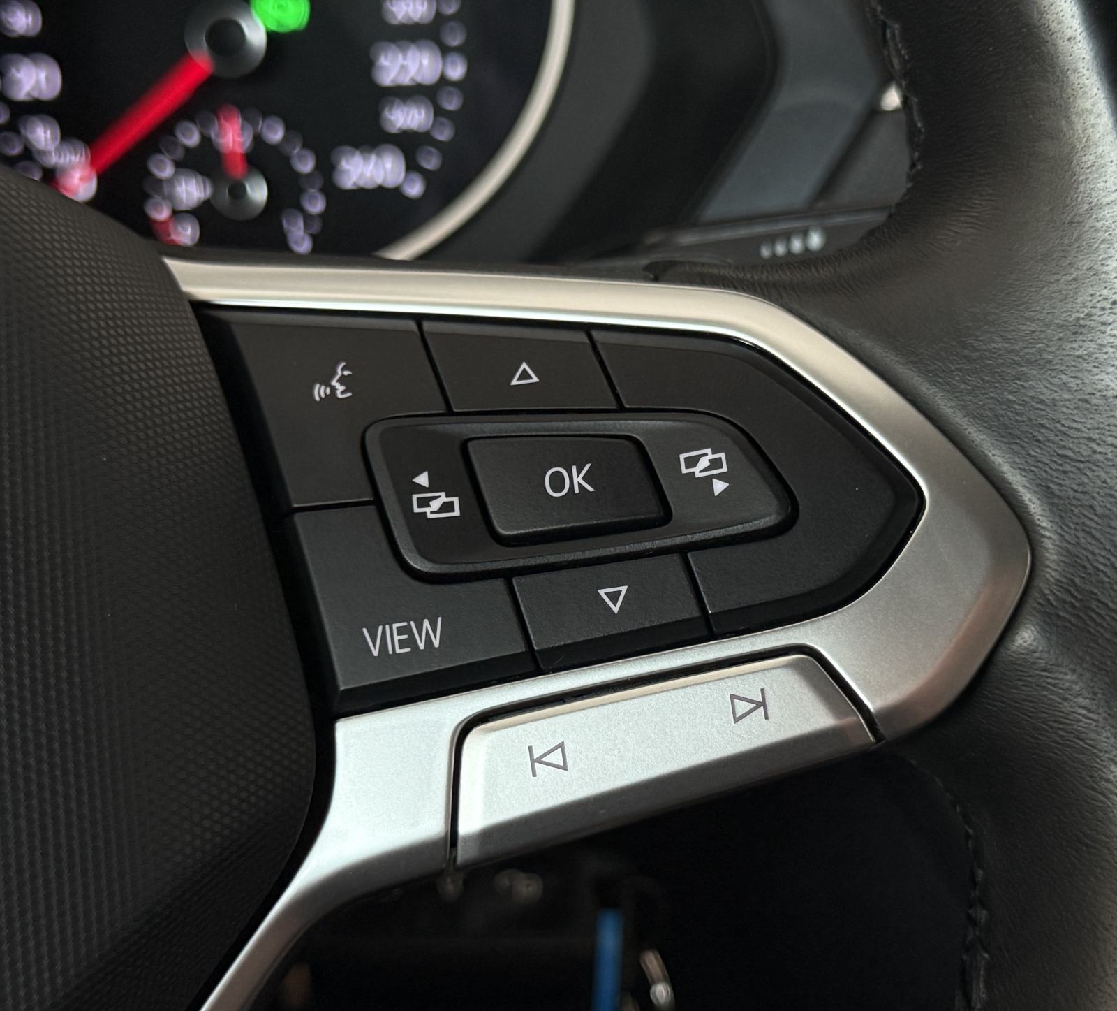VW Tiguan 2,0 TDI DSG • 4X4 • ACC • JAMSTVO 24MJ • LEASING 0% UČEŠĆA, fotografija 12