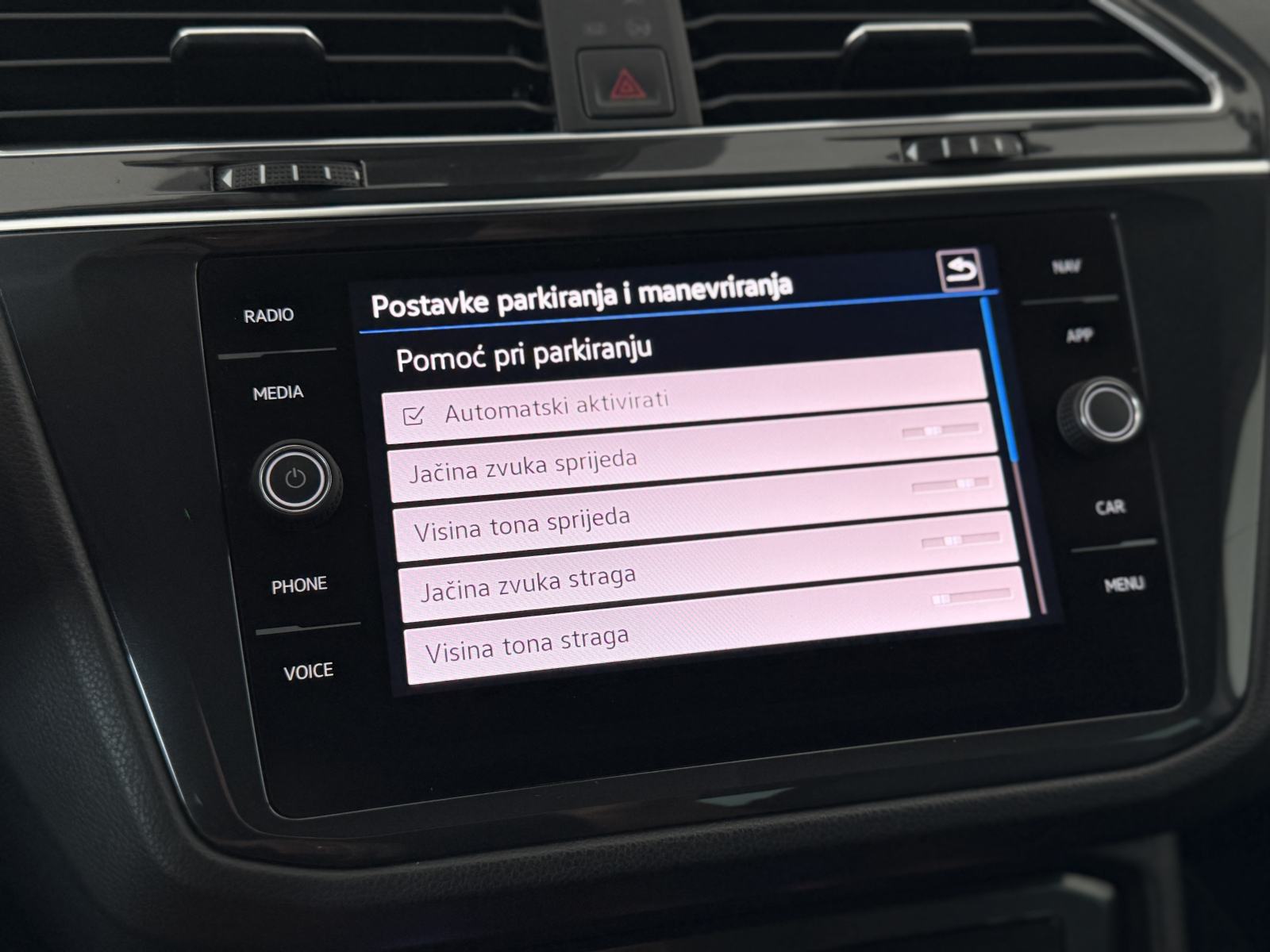VW Tiguan 2,0 TDI DSG • 4X4 • ACC • JAMSTVO 24MJ • LEASING 0% UČEŠĆA, fotografija 19