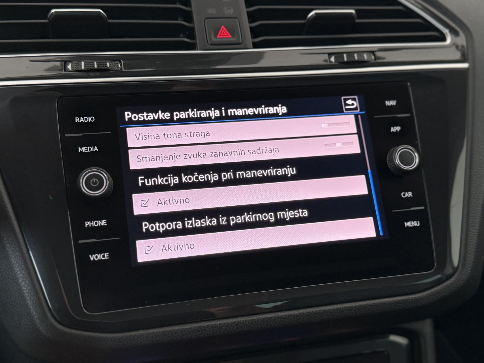 VW Tiguan 2,0 TDI DSG • 4X4 • ACC • JAMSTVO 24MJ • LEASING 0% UČEŠĆA, fotografija 20