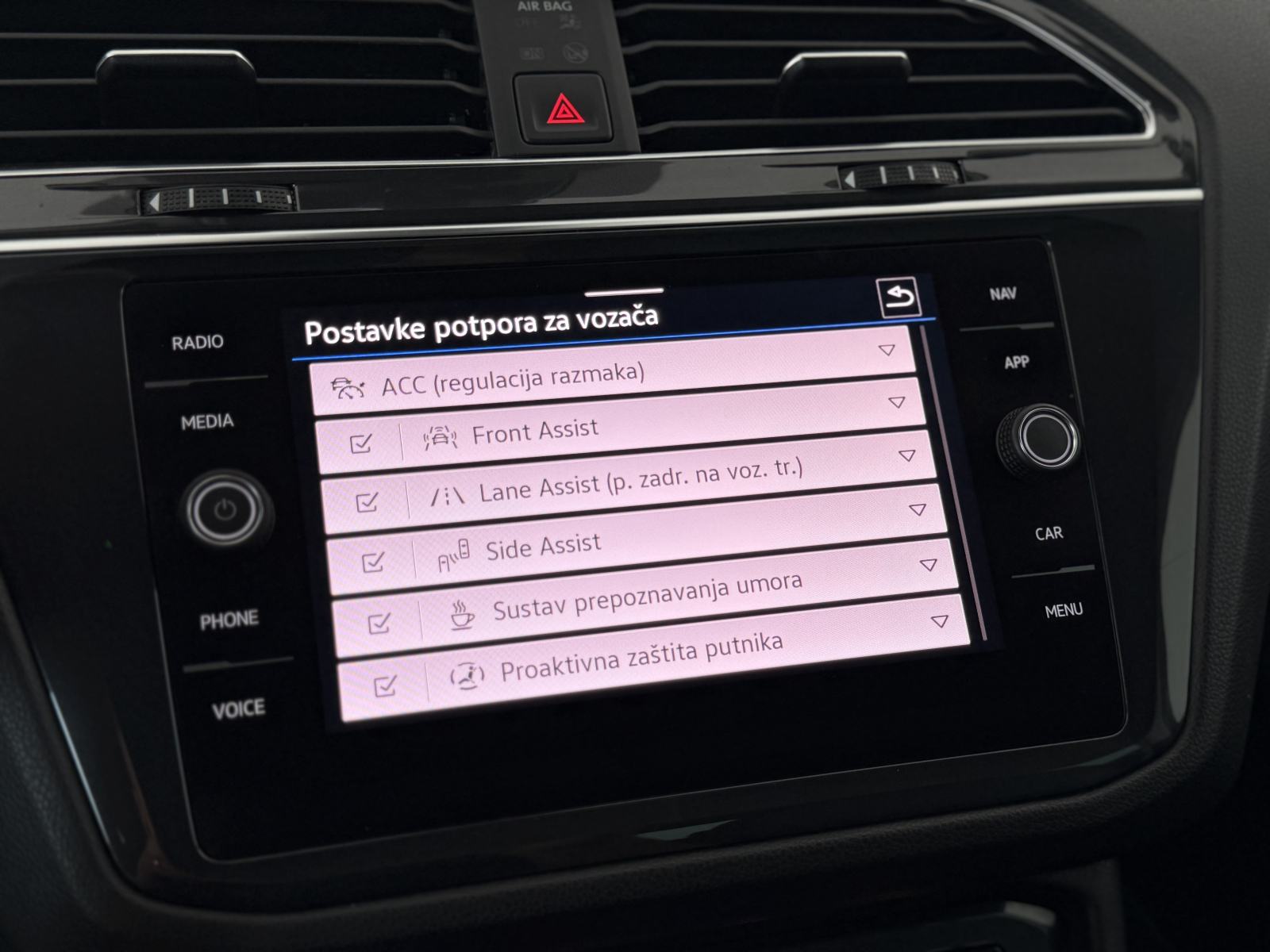 VW Tiguan 2,0 TDI DSG • 4X4 • ACC • JAMSTVO 24MJ • LEASING 0% UČEŠĆA, fotografija 18