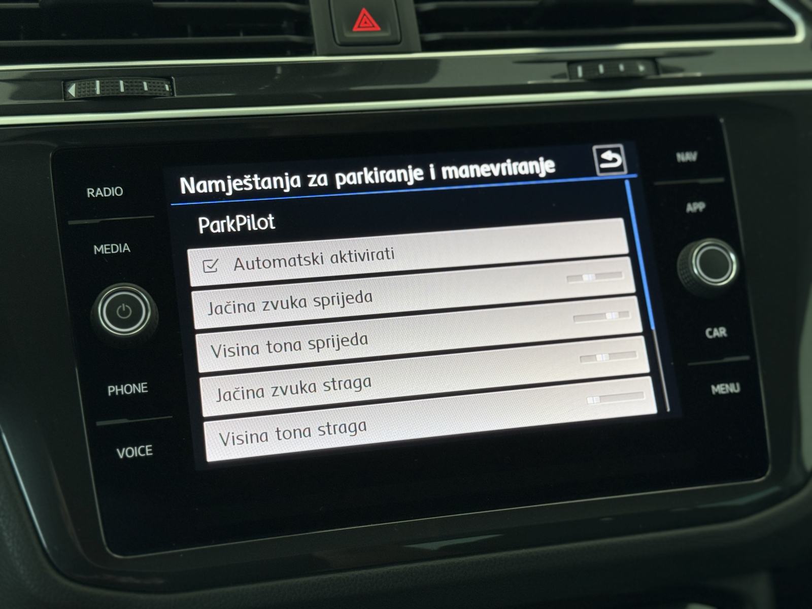 VW Tiguan 2,0 TDI DSG • 4X4 • ACC • JAMSTVO 24MJ • LEASING 0% UČEŠĆA, fotografija 20