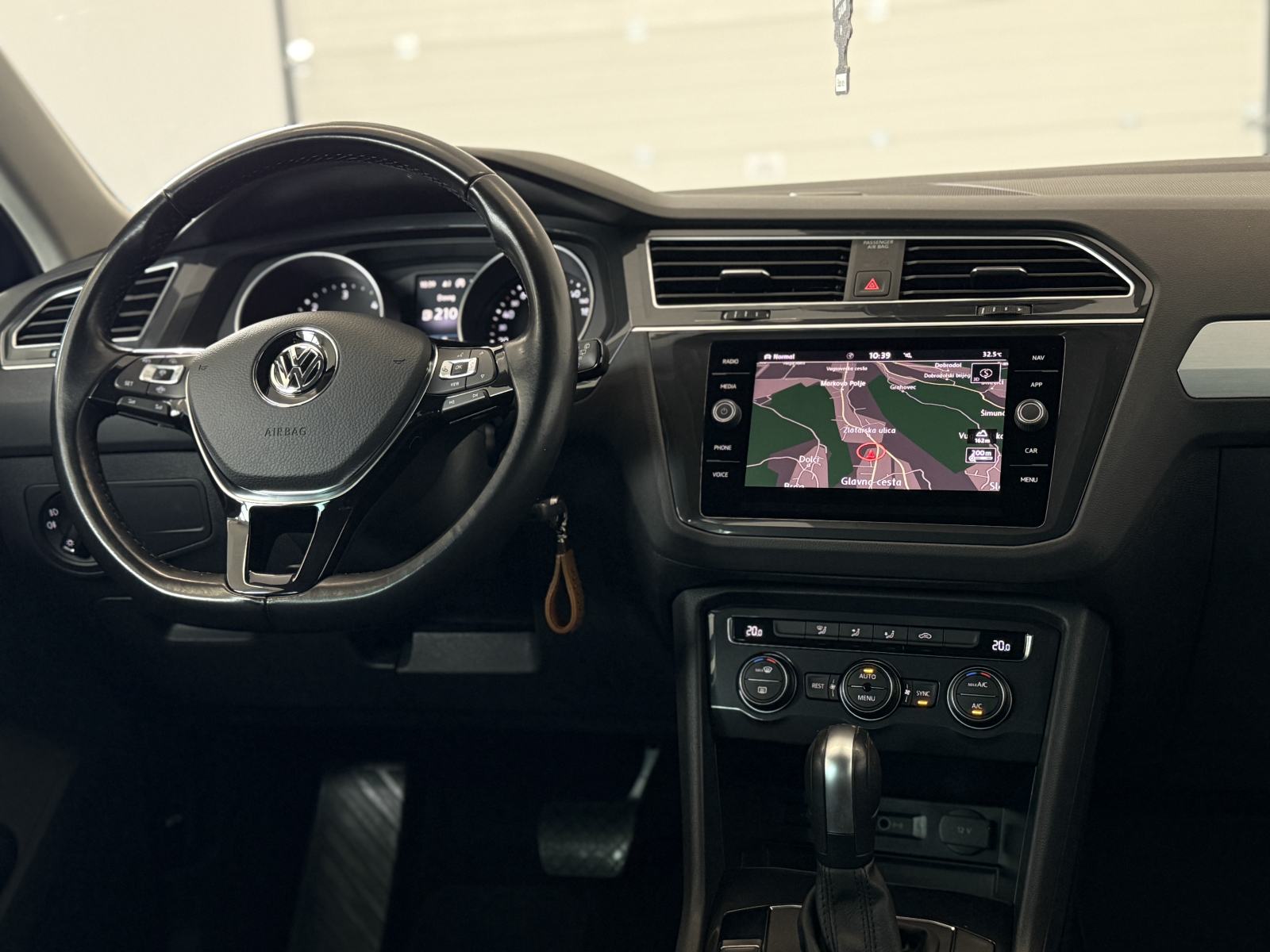 VW Tiguan 2,0 TDI DSG • 4X4 • ACC • JAMSTVO 24MJ • LEASING 0% UČEŠĆA, fotografija 12