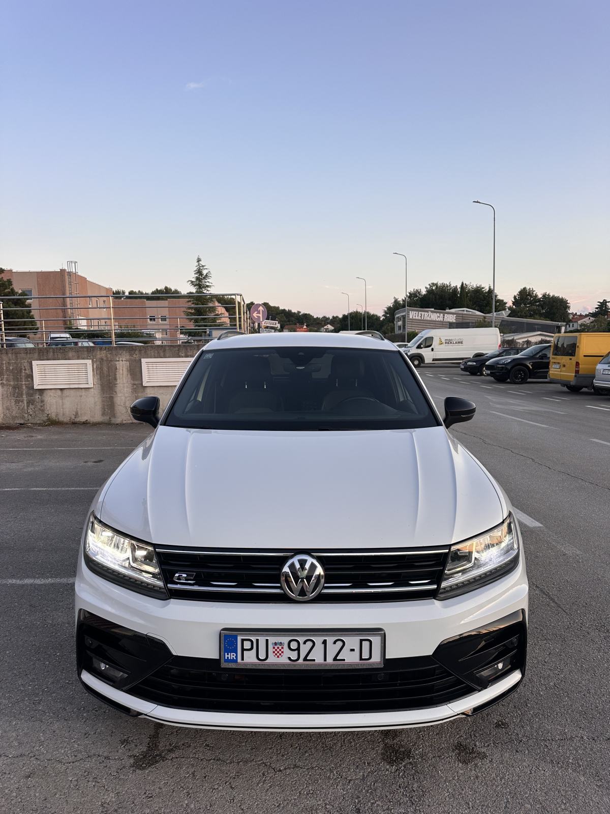 VW Tiguan 2,0 TDI R-line digital Cockpit, fotografija 3