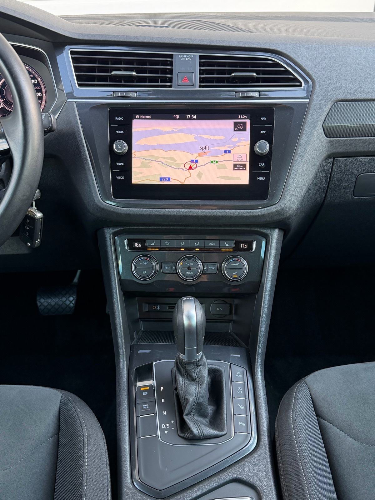 VW TIGUAN 2.0 TDI _ DSG ! ~ R LINE ~ MATRIX LED,VIRTUAL,KAMERA,ACC, fotografija 8
