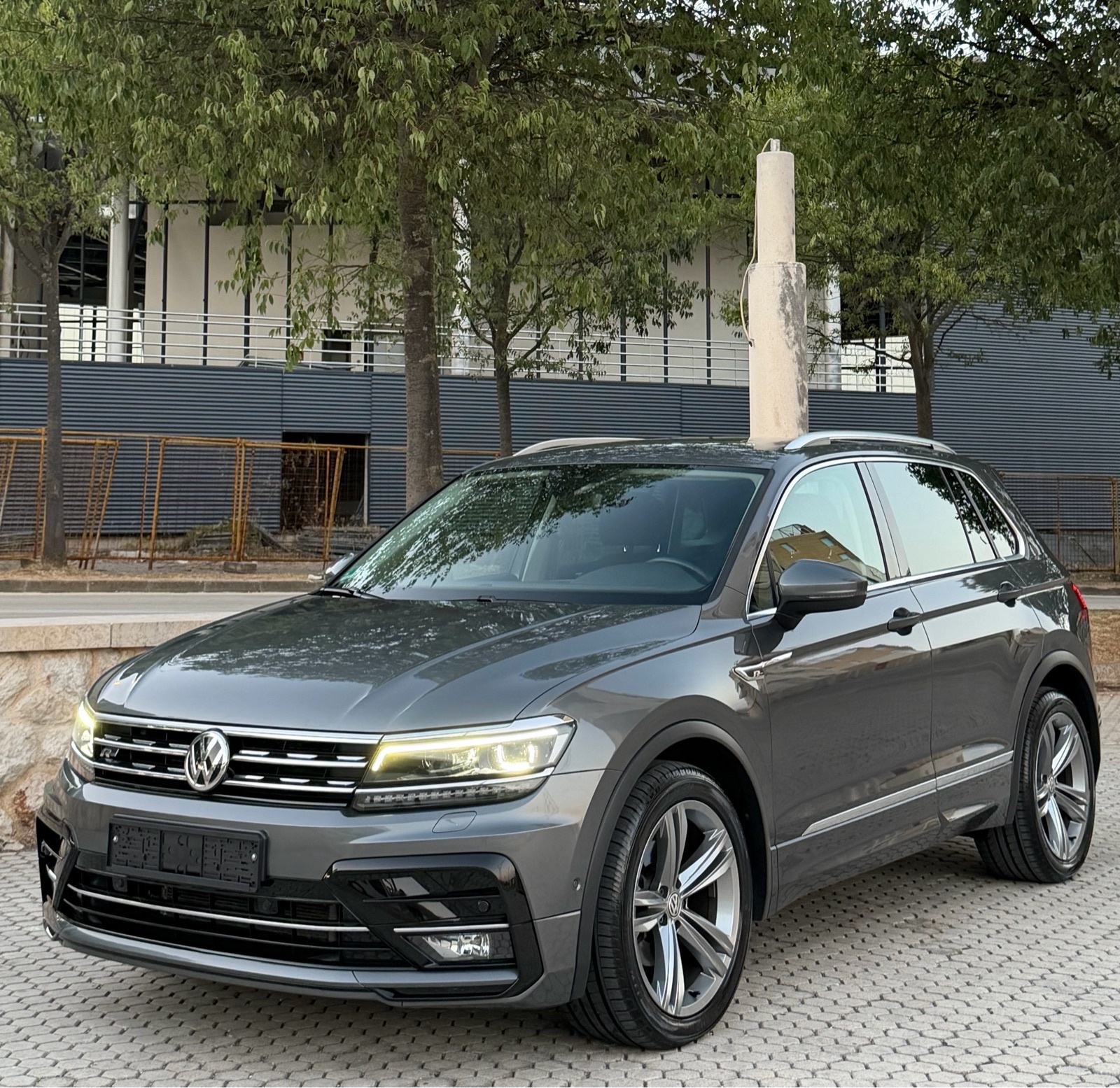VW TIGUAN 2.0 TDI _ DSG ! ~ R LINE ~ MATRIX LED,VIRTUAL,KAMERA,ACC, fotografija 5