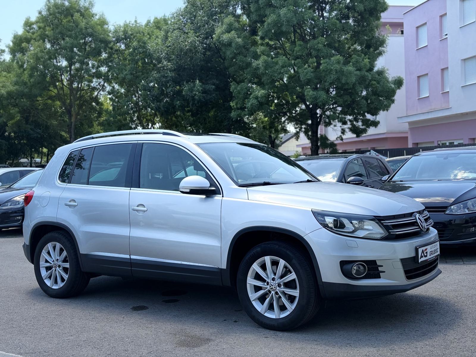 VW Tiguan 2,0 TDI *BiXenon* *Panorama* *Full oprema* *Servisna knjiga*, fotografija 13