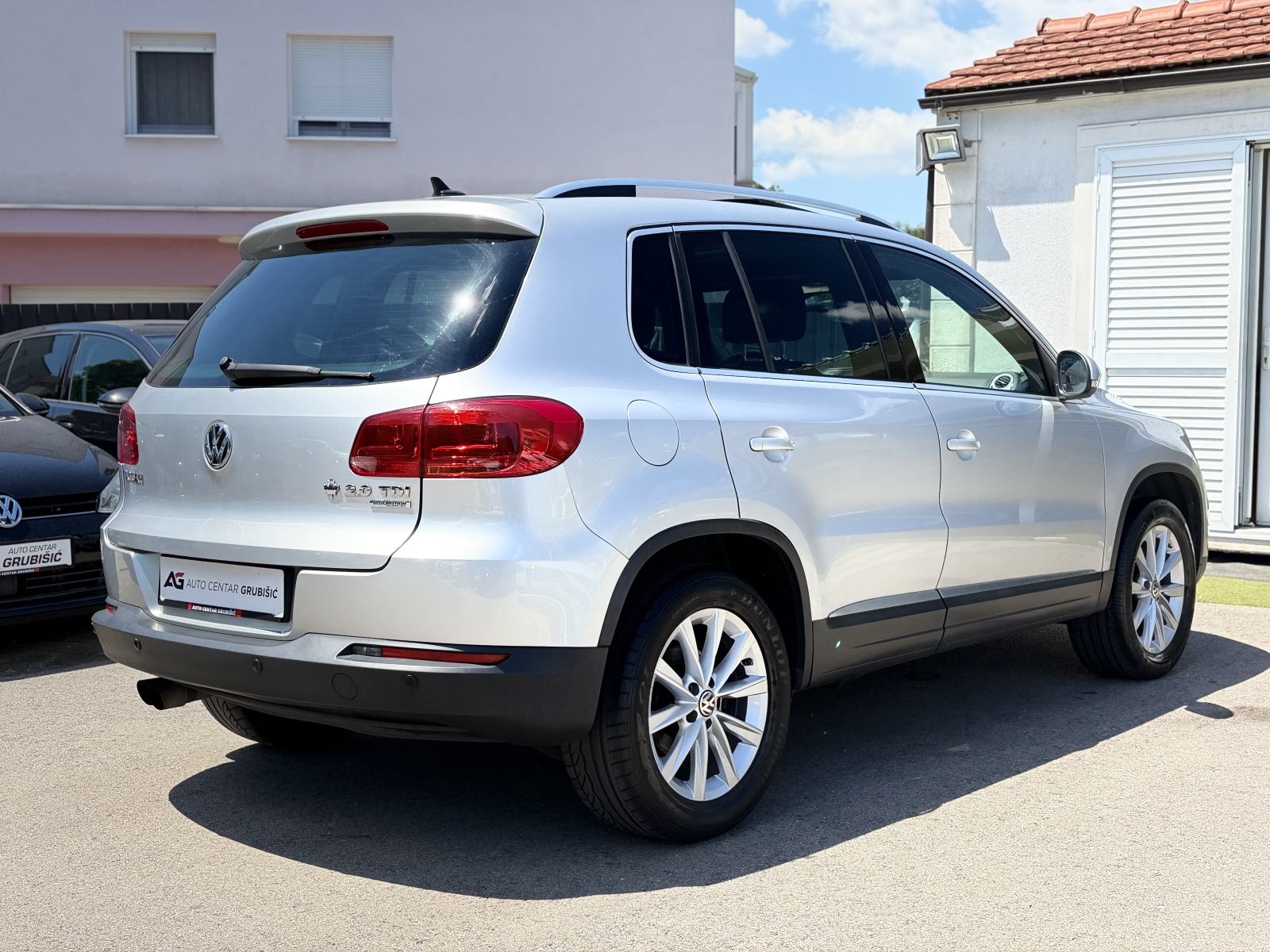 VW Tiguan 2,0 TDI *BiXenon* *Panorama* *Full oprema* *Servisna knjiga*, fotografija 6