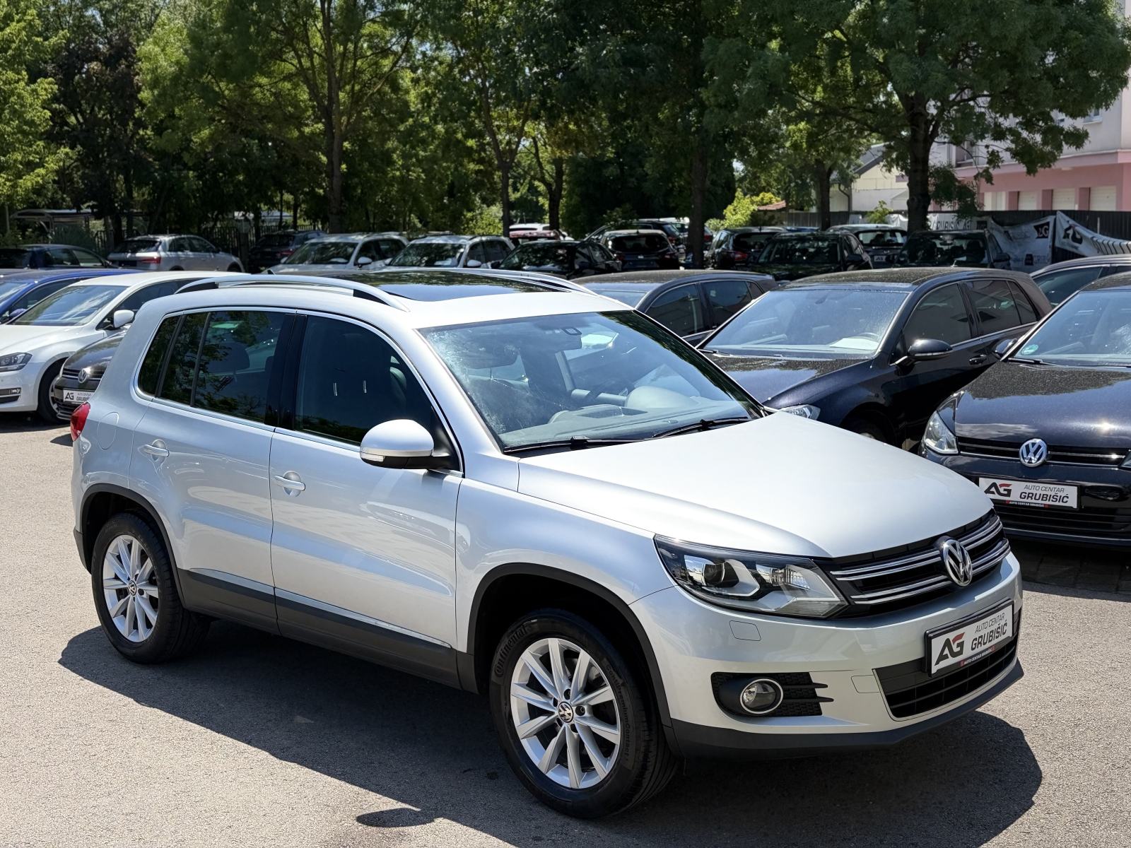 VW Tiguan 2,0 TDI *BiXenon* *Panorama* *Full oprema* *Servisna knjiga*, fotografija 4