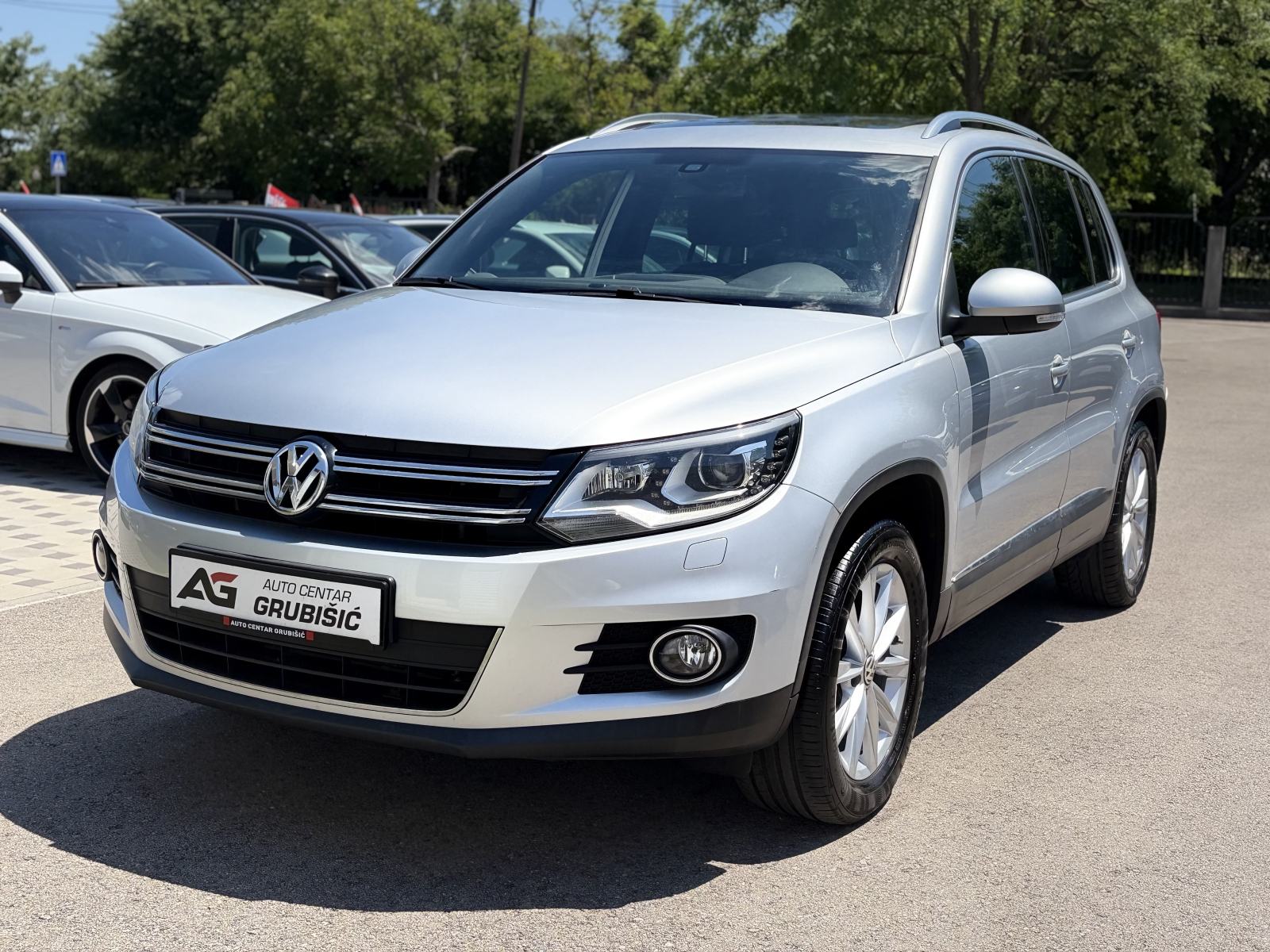 VW Tiguan 2,0 TDI *BiXenon* *Panorama* *Full oprema* *Servisna knjiga*, fotografija 3