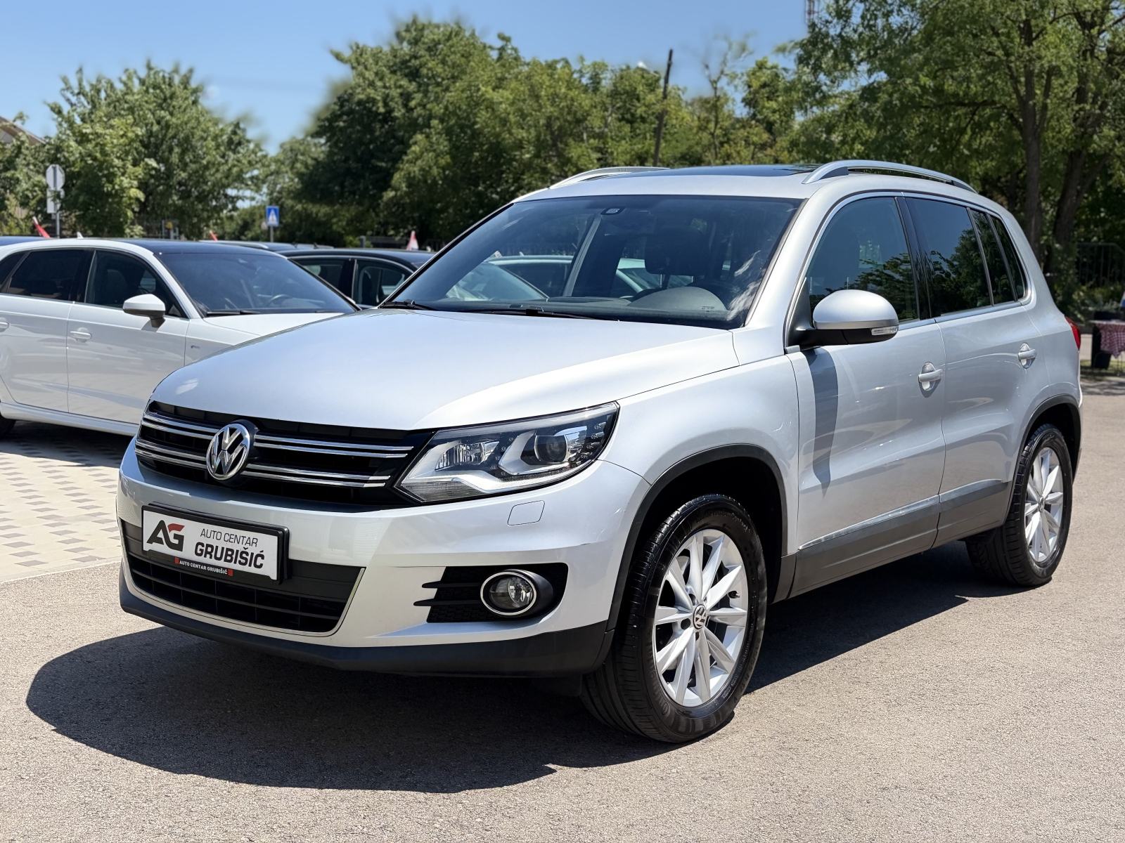 VW Tiguan 2,0 TDI *BiXenon* *Panorama* *Full oprema* *Servisna knjiga*, fotografija 9
