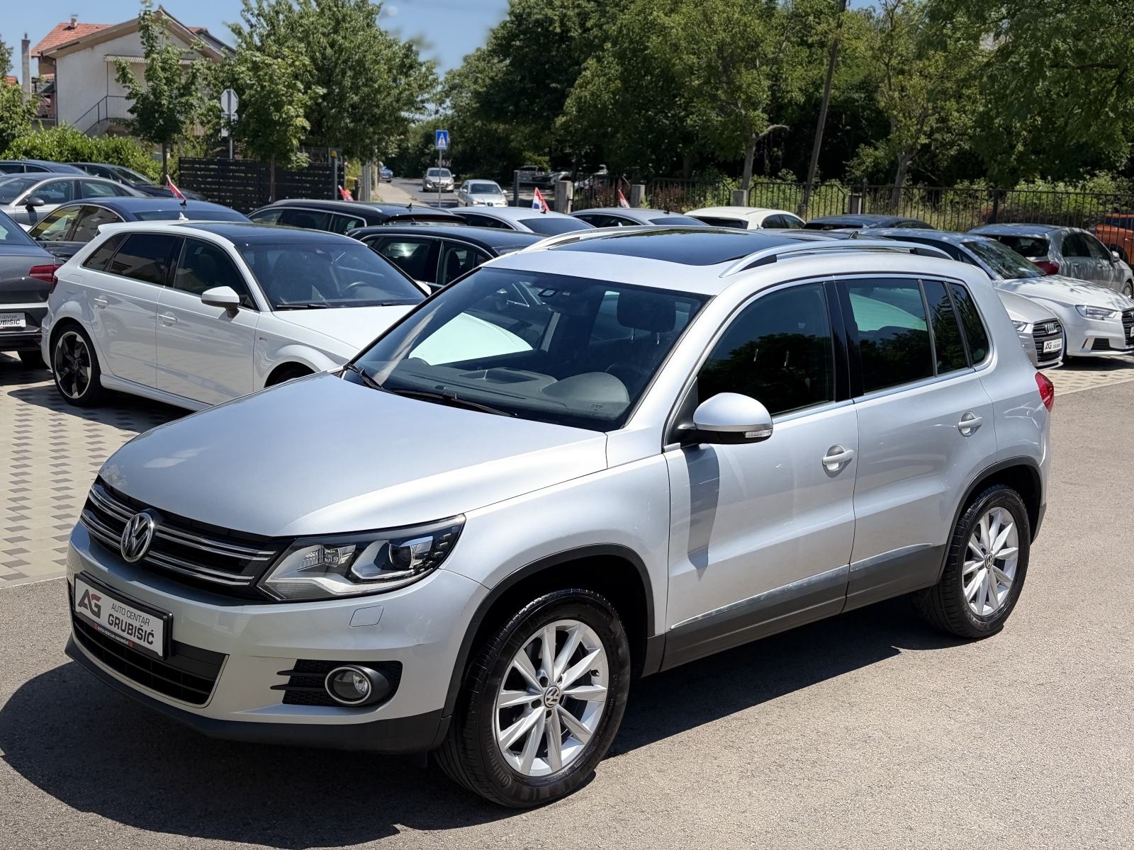 VW Tiguan 2,0 TDI *BiXenon* *Panorama* *Full oprema* *Servisna knjiga*, fotografija 5