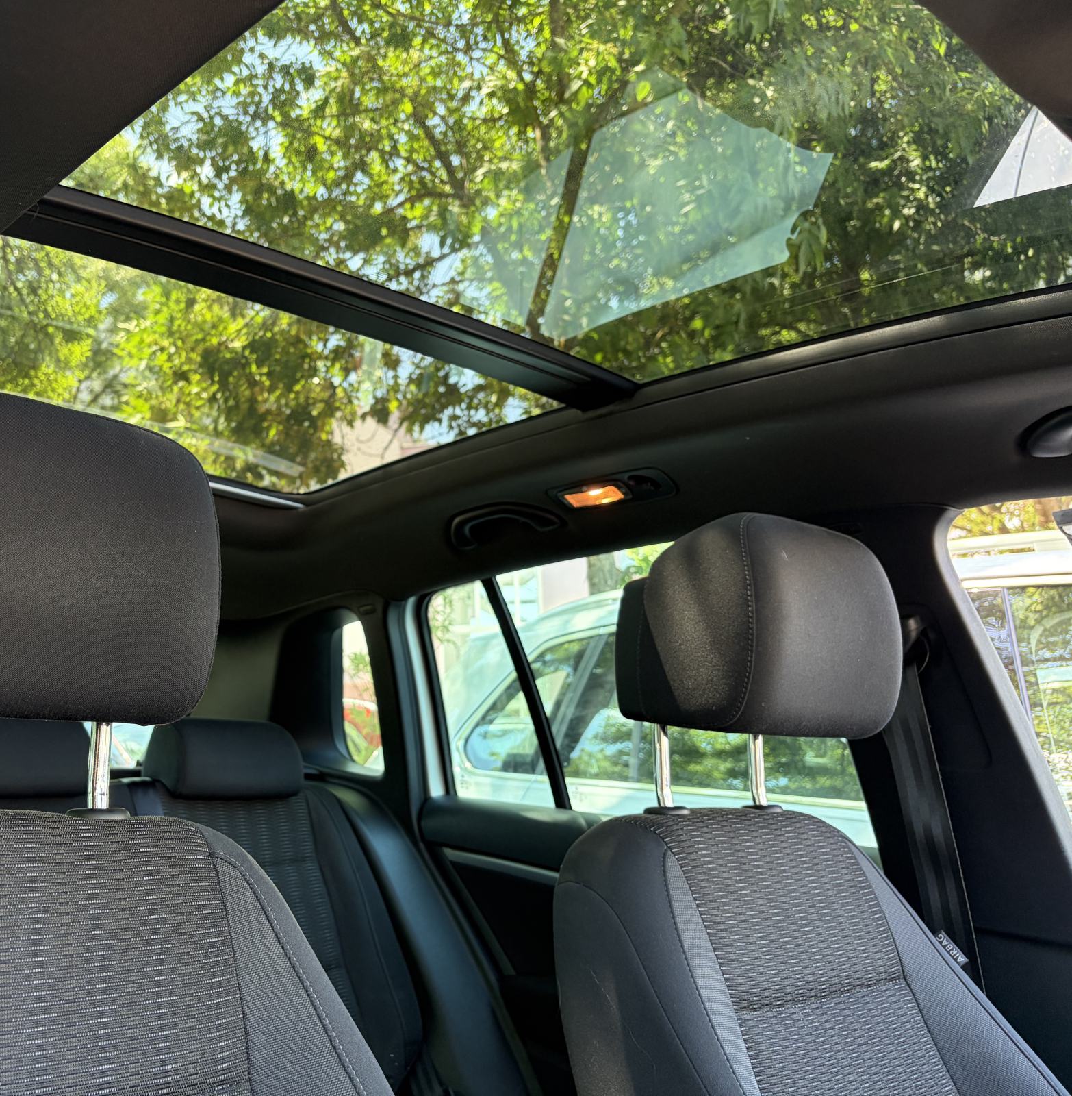 VW Tiguan 2,0 TDI *BiXenon* *Panorama* *Full oprema* *Servisna knjiga*, fotografija 19