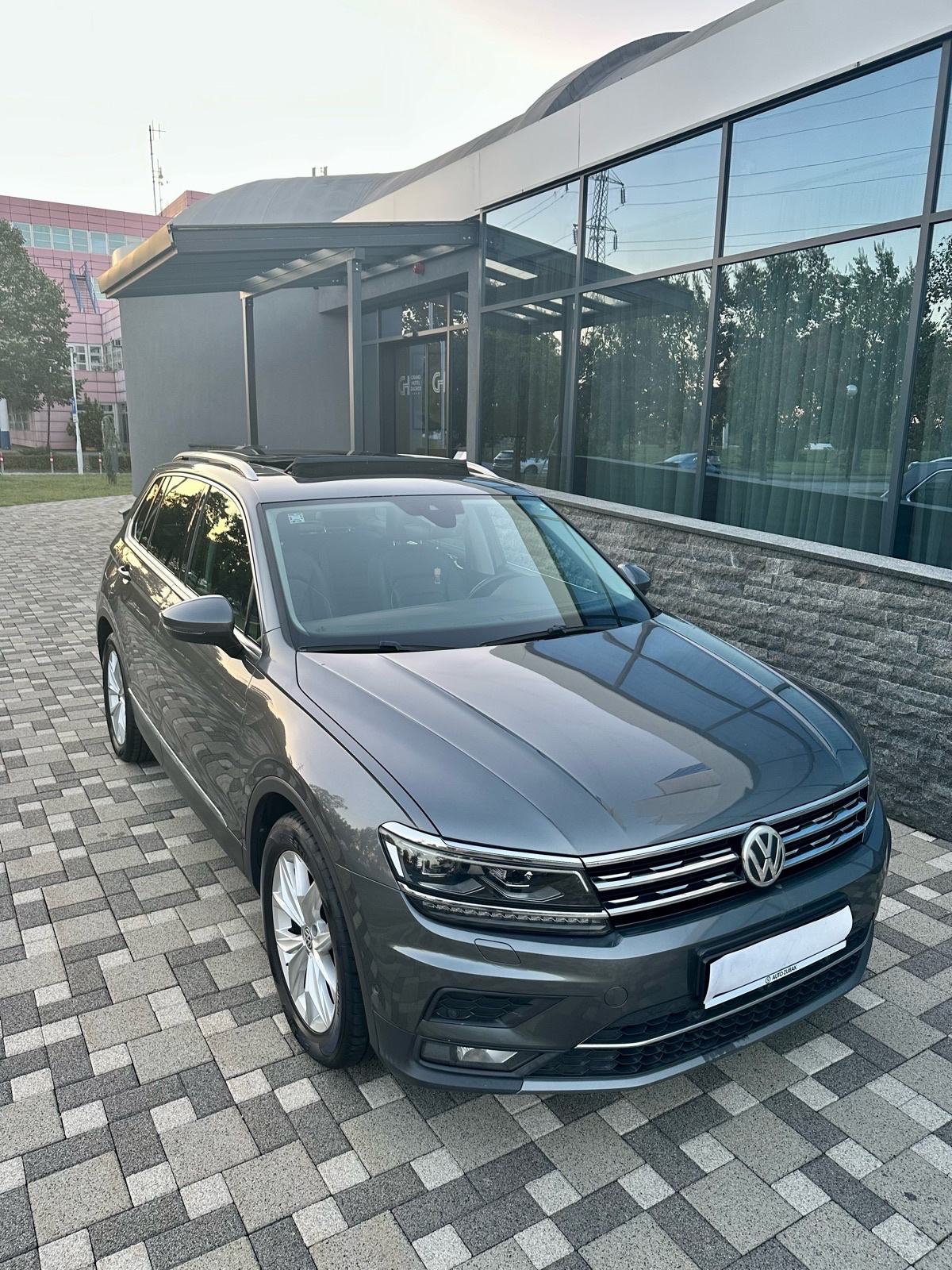 VW TIGUAN 2.0TDI DSG PANORAMA*150 KS*FULL*MATRIX LED*V SERVIS*JAMSTVO, fotografija 1